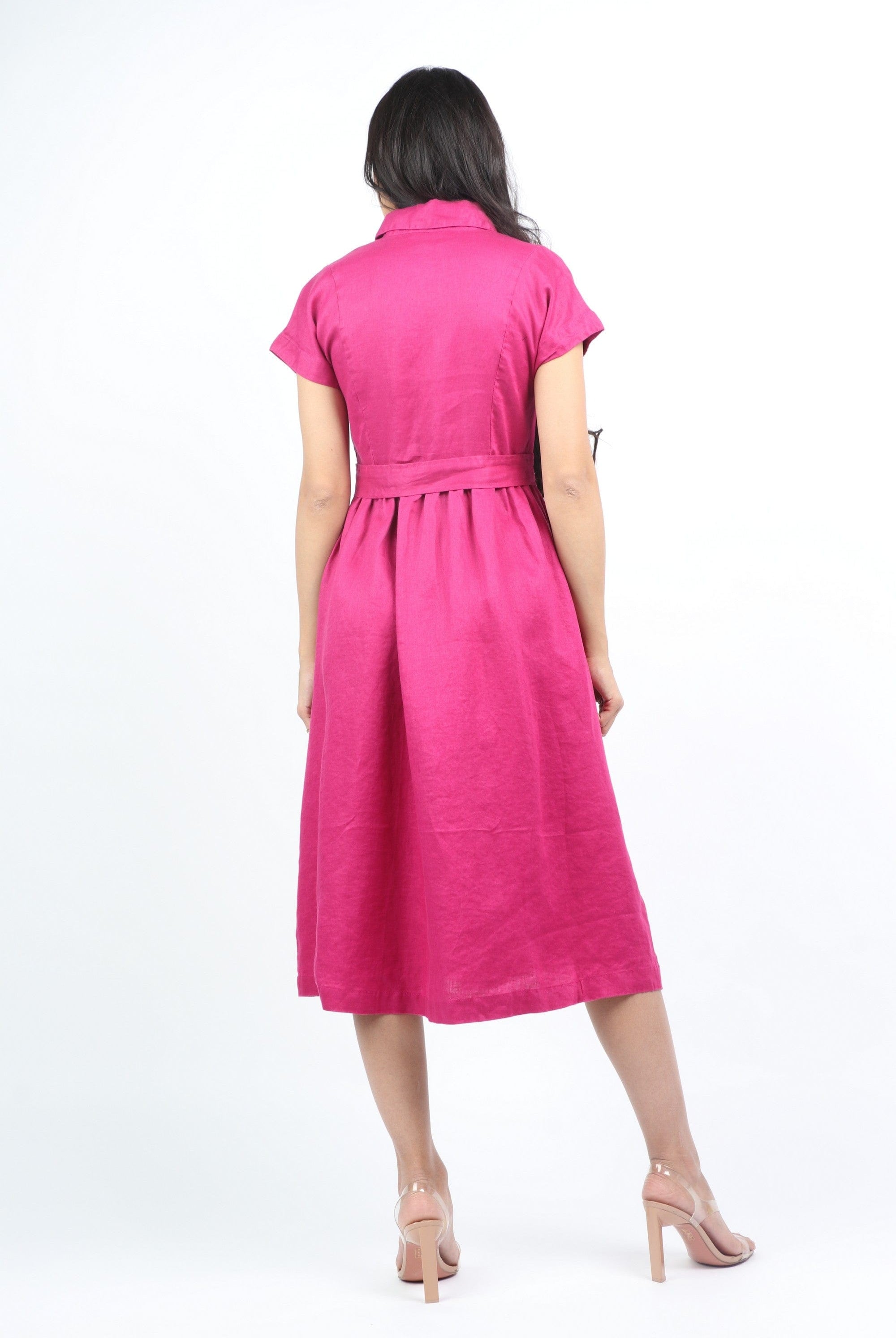 داليدرس فستان ميدي بنمط قميص سادة مخصر كم قصير