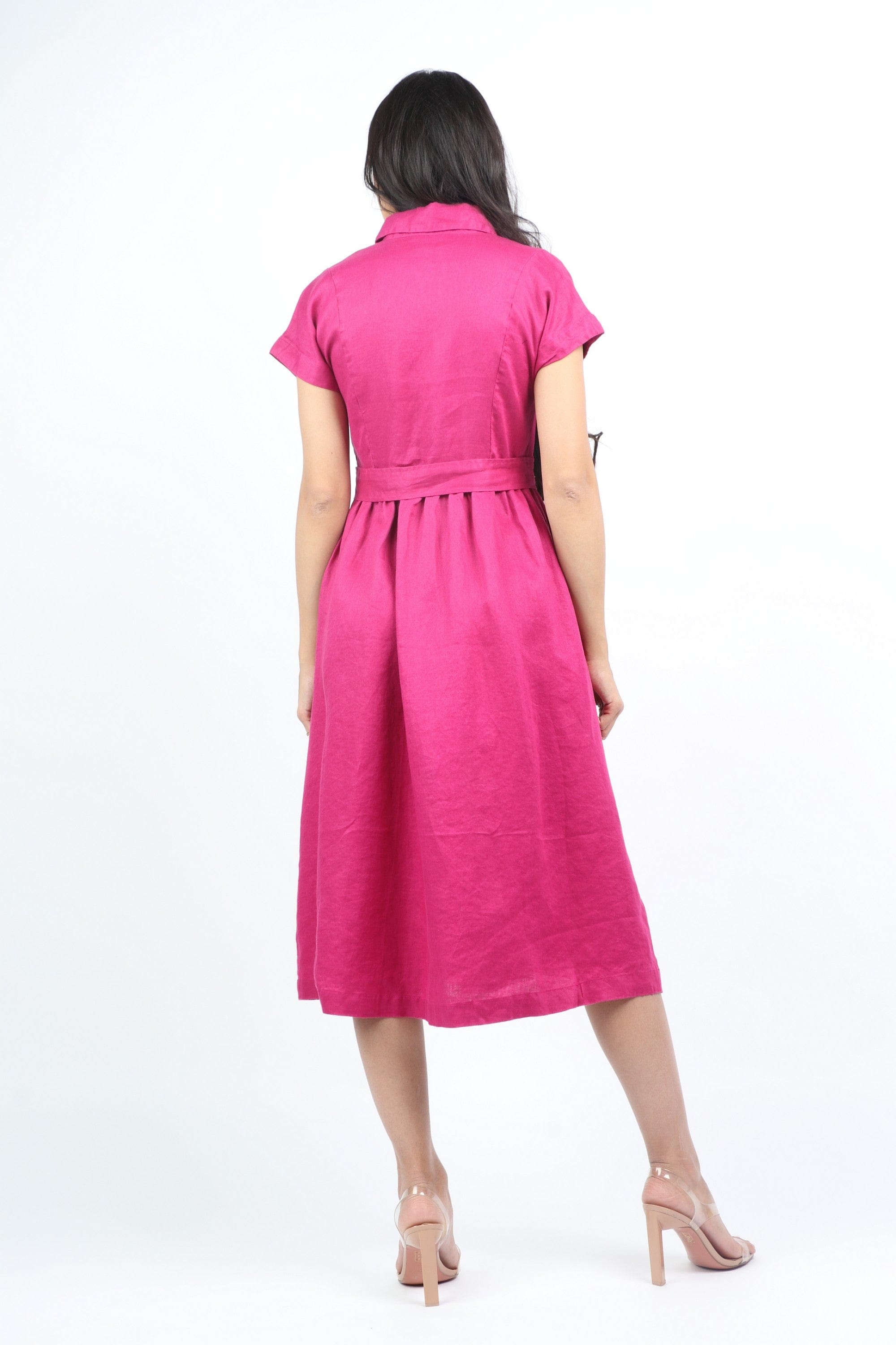 داليدرس فستان ميدي بنمط قميص سادة مخصر كم قصير