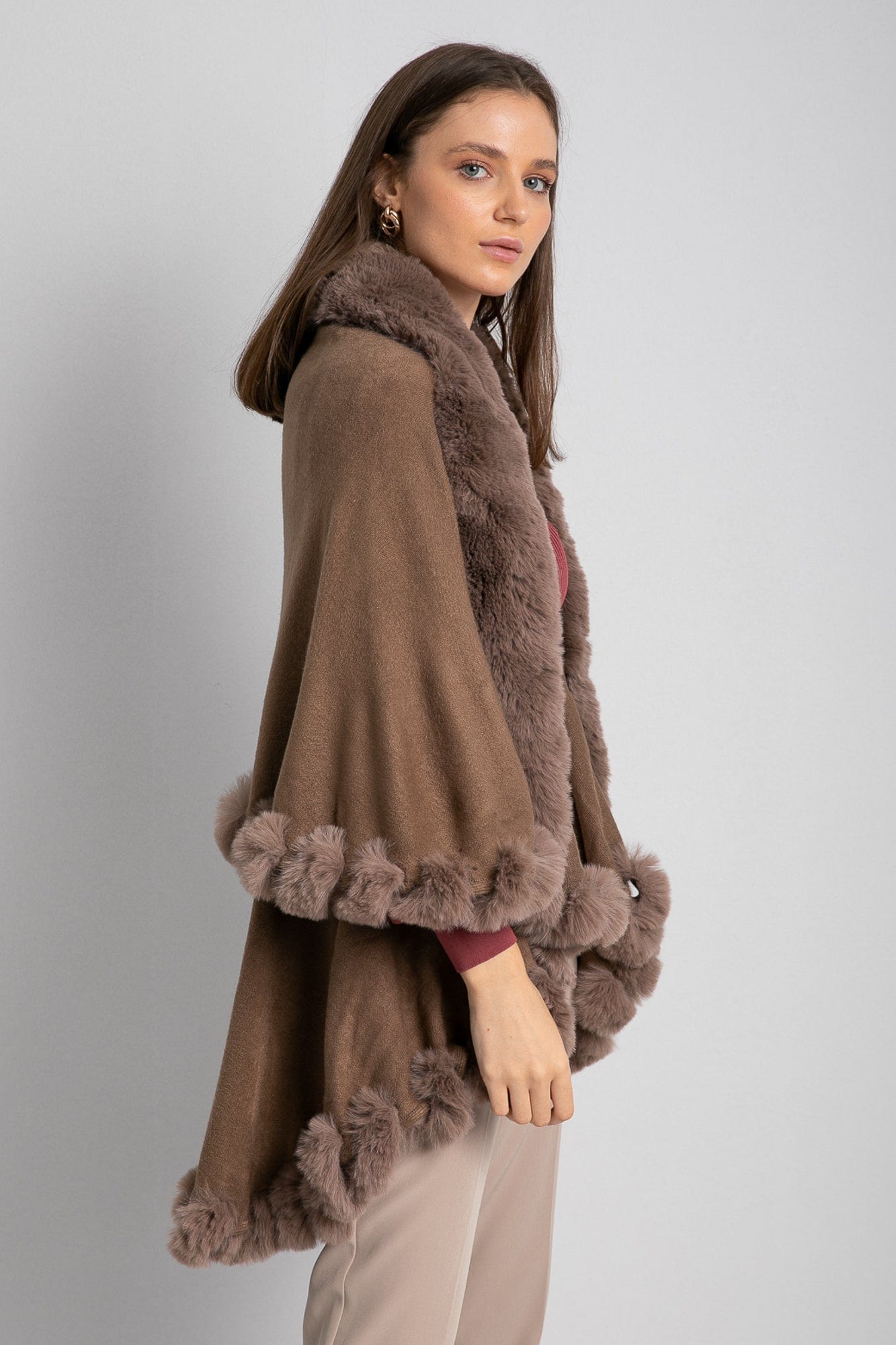 داليدرس شال سادة كم طويل مزين بالفرو نسائي