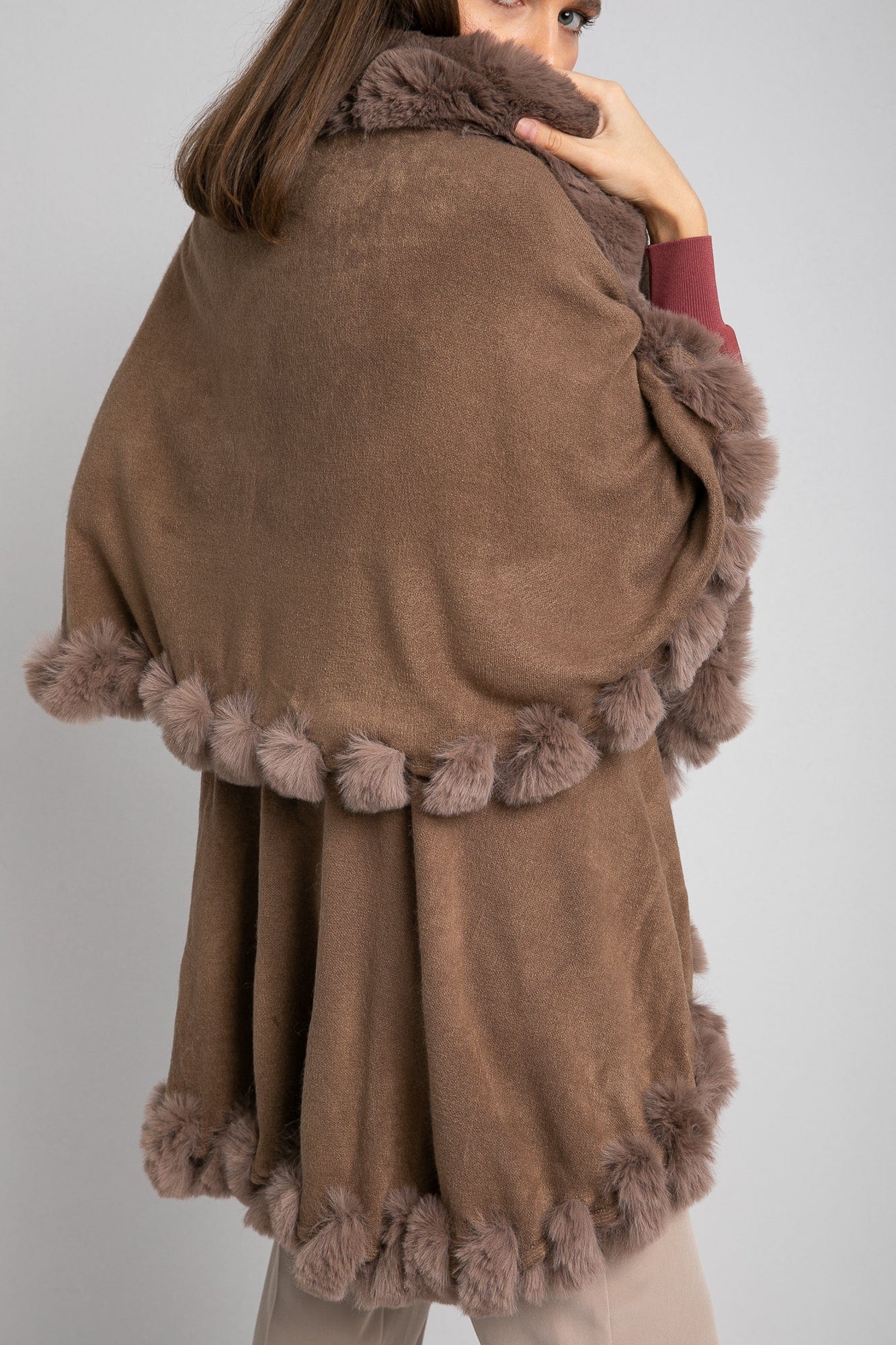 داليدرس شال سادة كم طويل مزين بالفرو نسائي