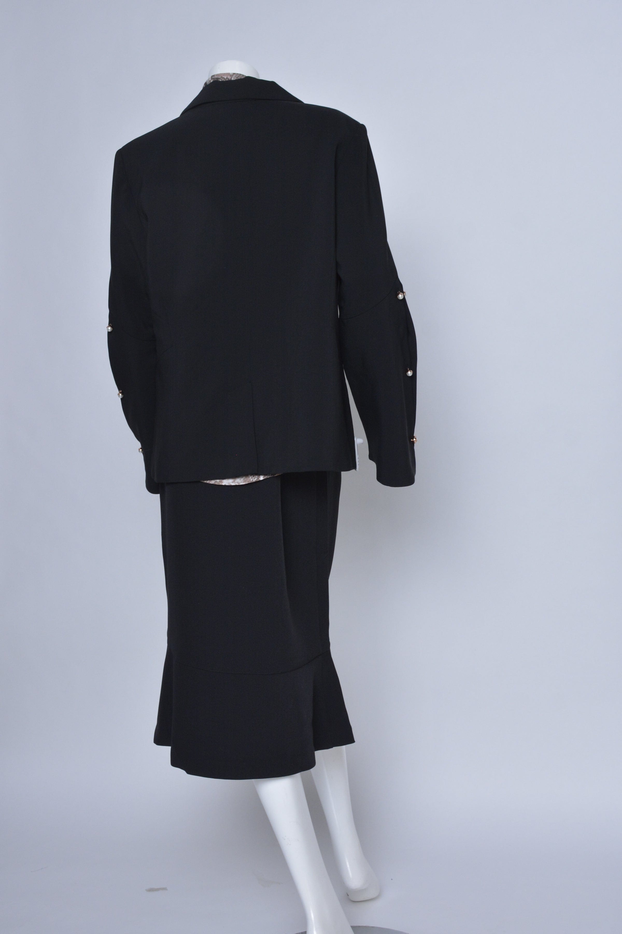 داليدرس جاكيت رسمي كم طويل بزرار أمامي نسائي