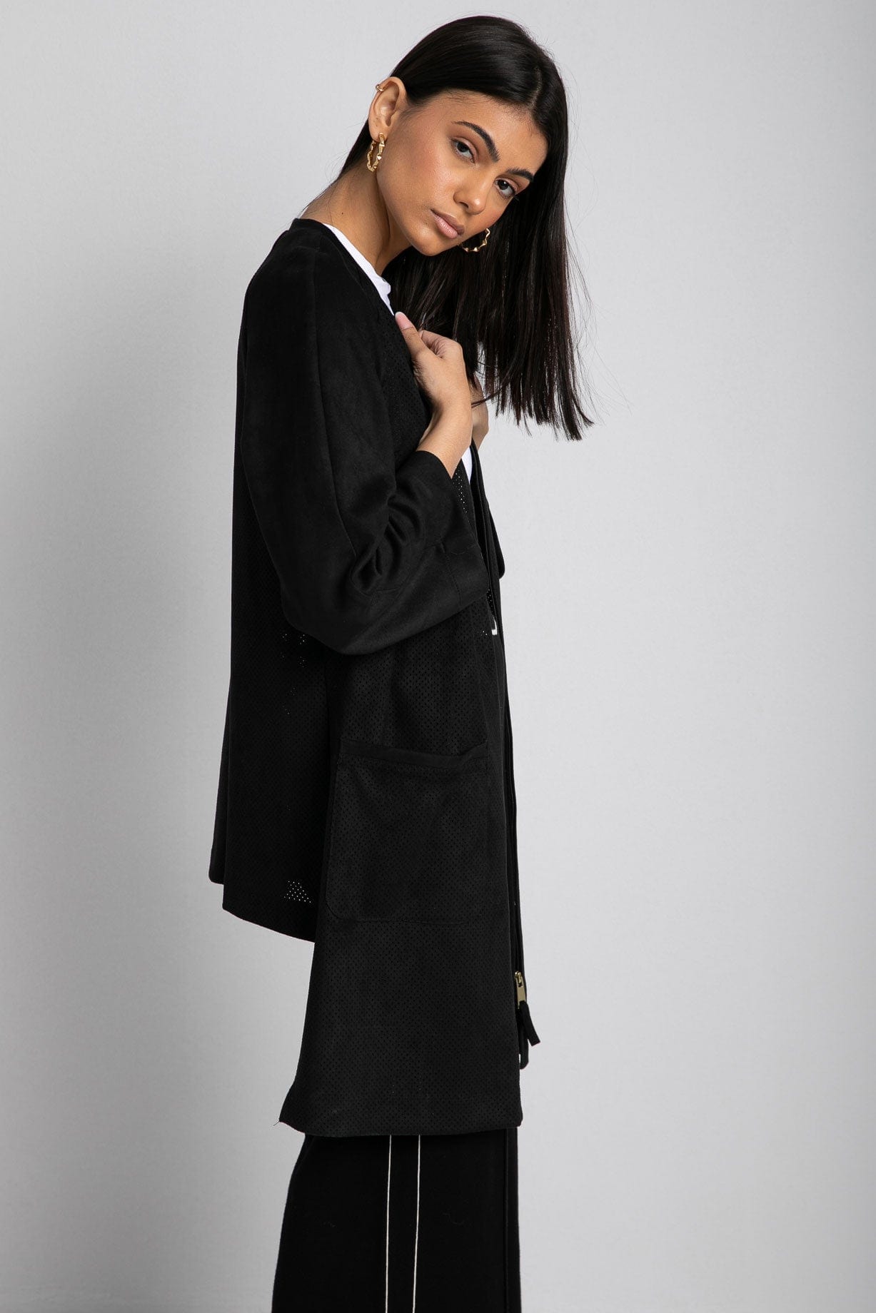 داليدرس جاكيت من جلد الغزال بجيب جلدي أسود