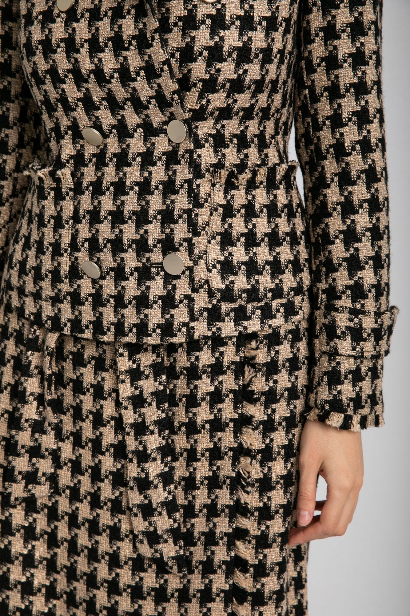 داليدرس جاكيت مربعات مخصر كم طويل نسائي بيج/أسود