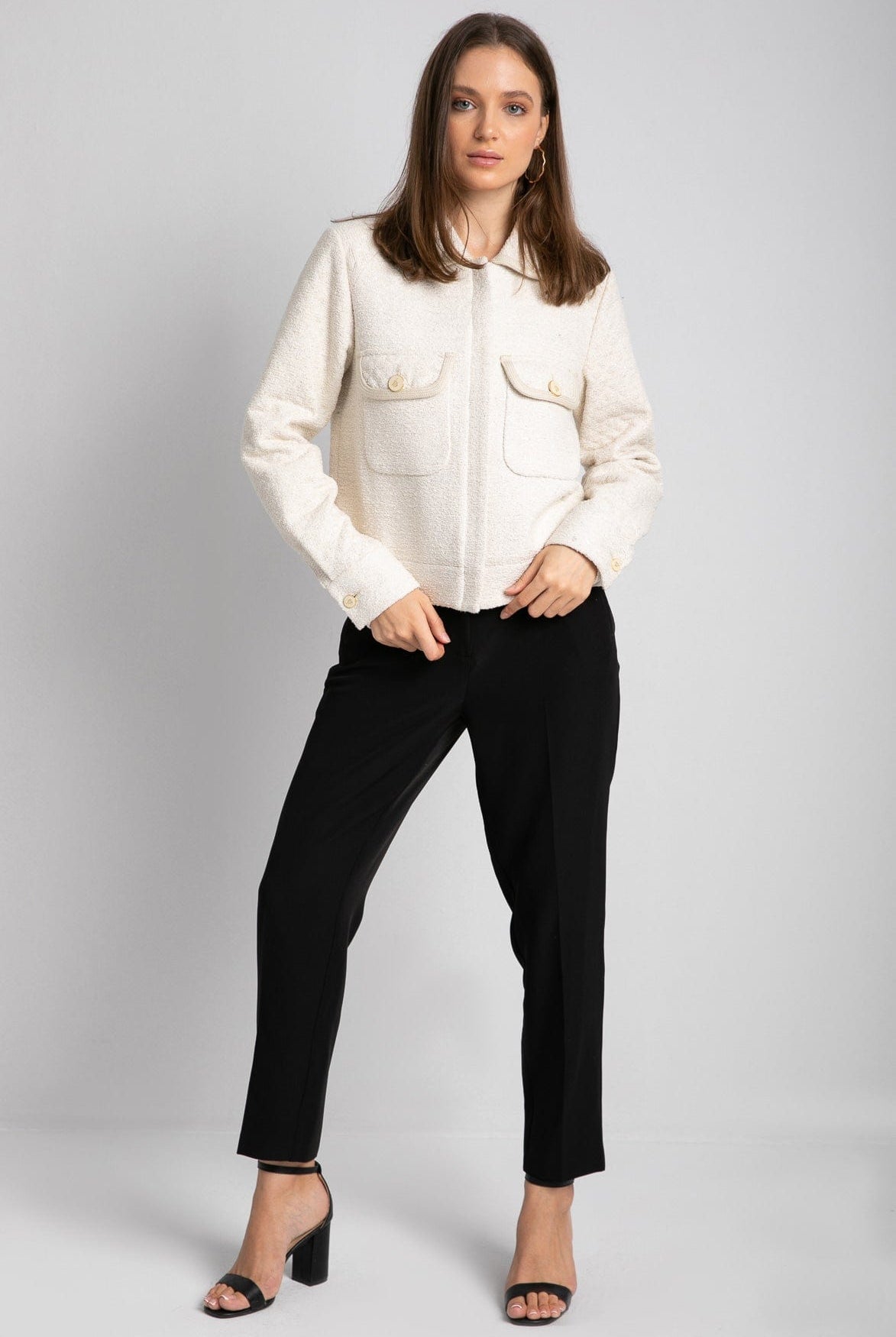 داليدرس جاكيت قصير بجيوب كم طويل نسائي كريمي