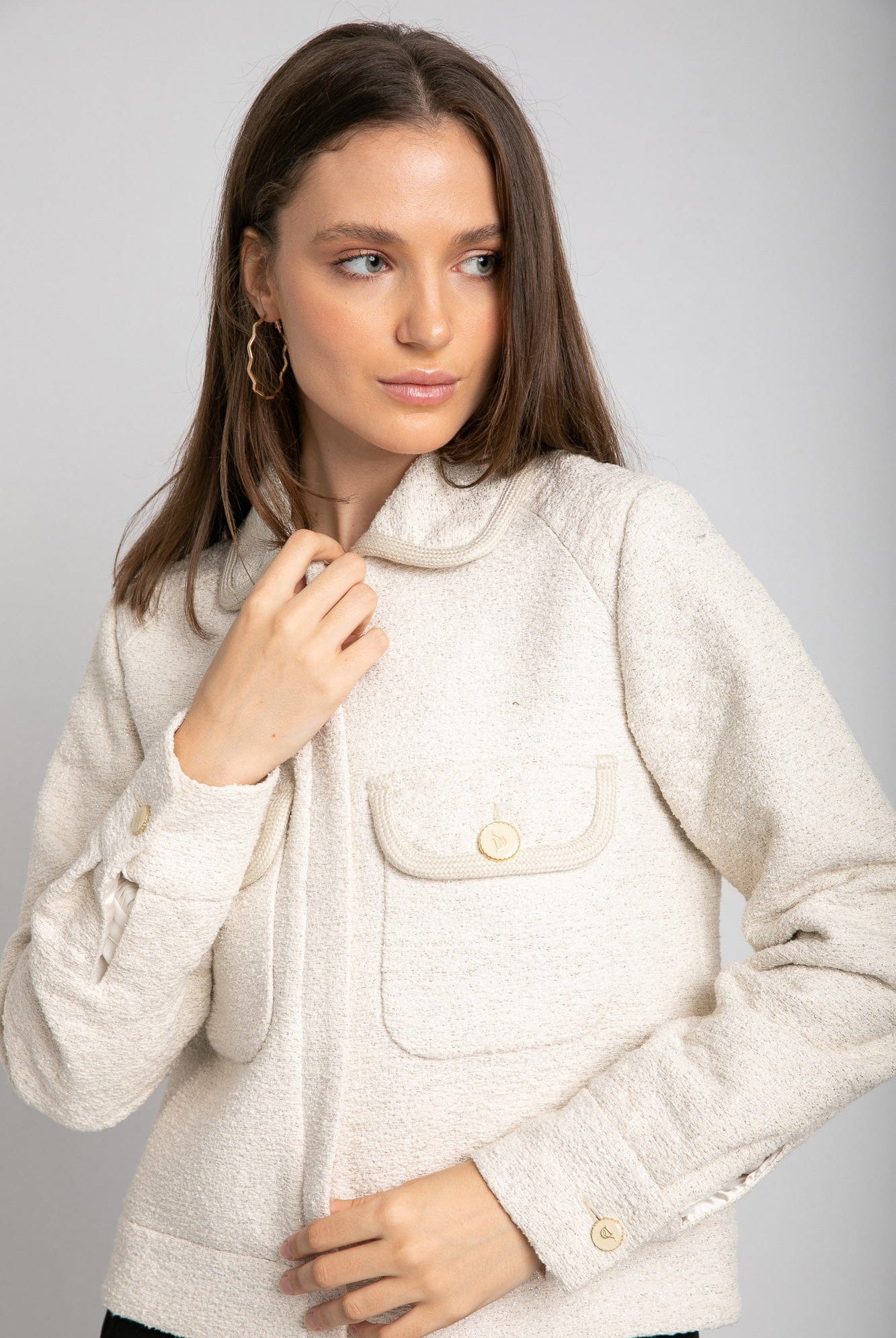 داليدرس جاكيت قصير بجيوب كم طويل نسائي كريمي