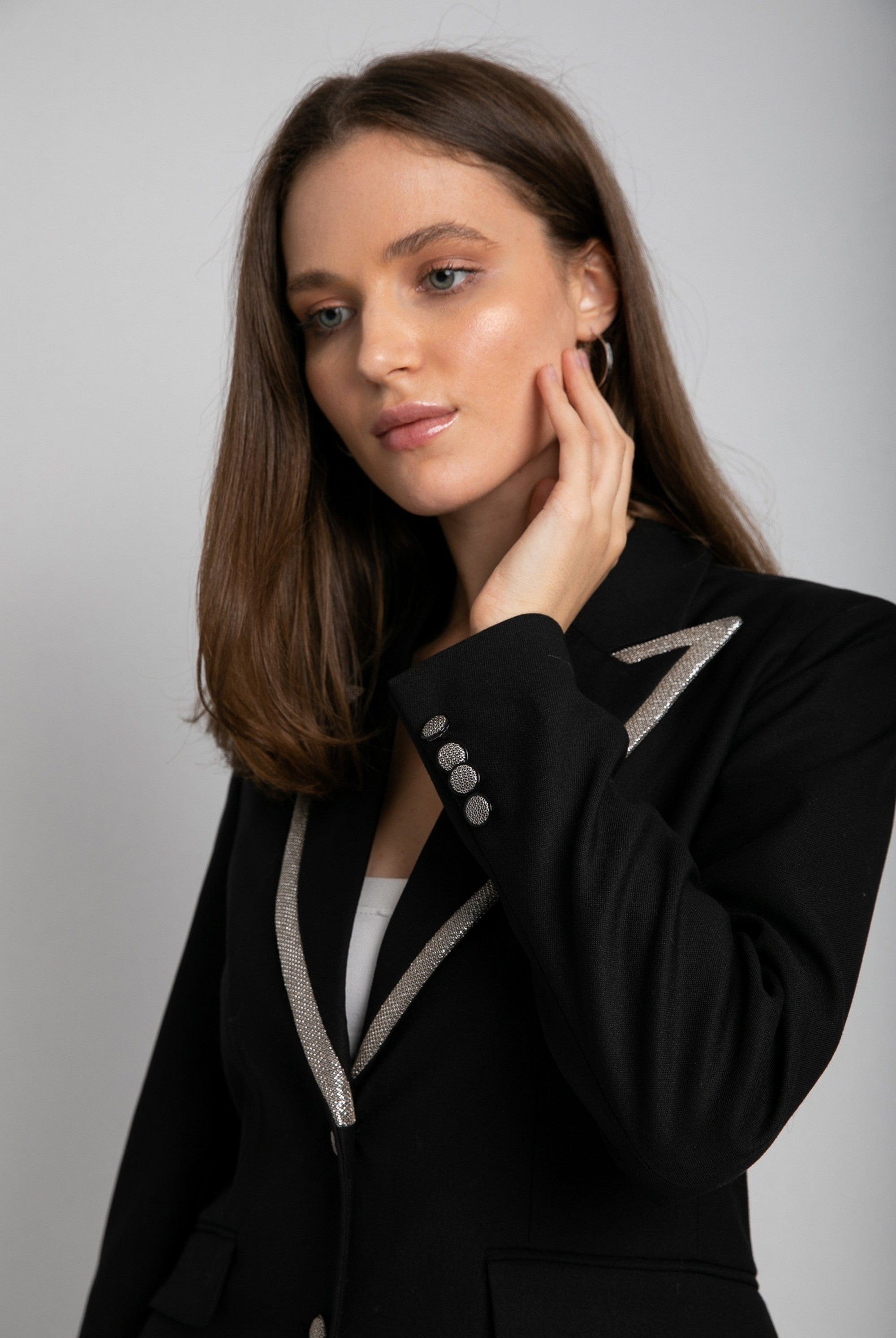 داليدرس جاكيت رسمي بأزرار أمامية كم طويل أسود