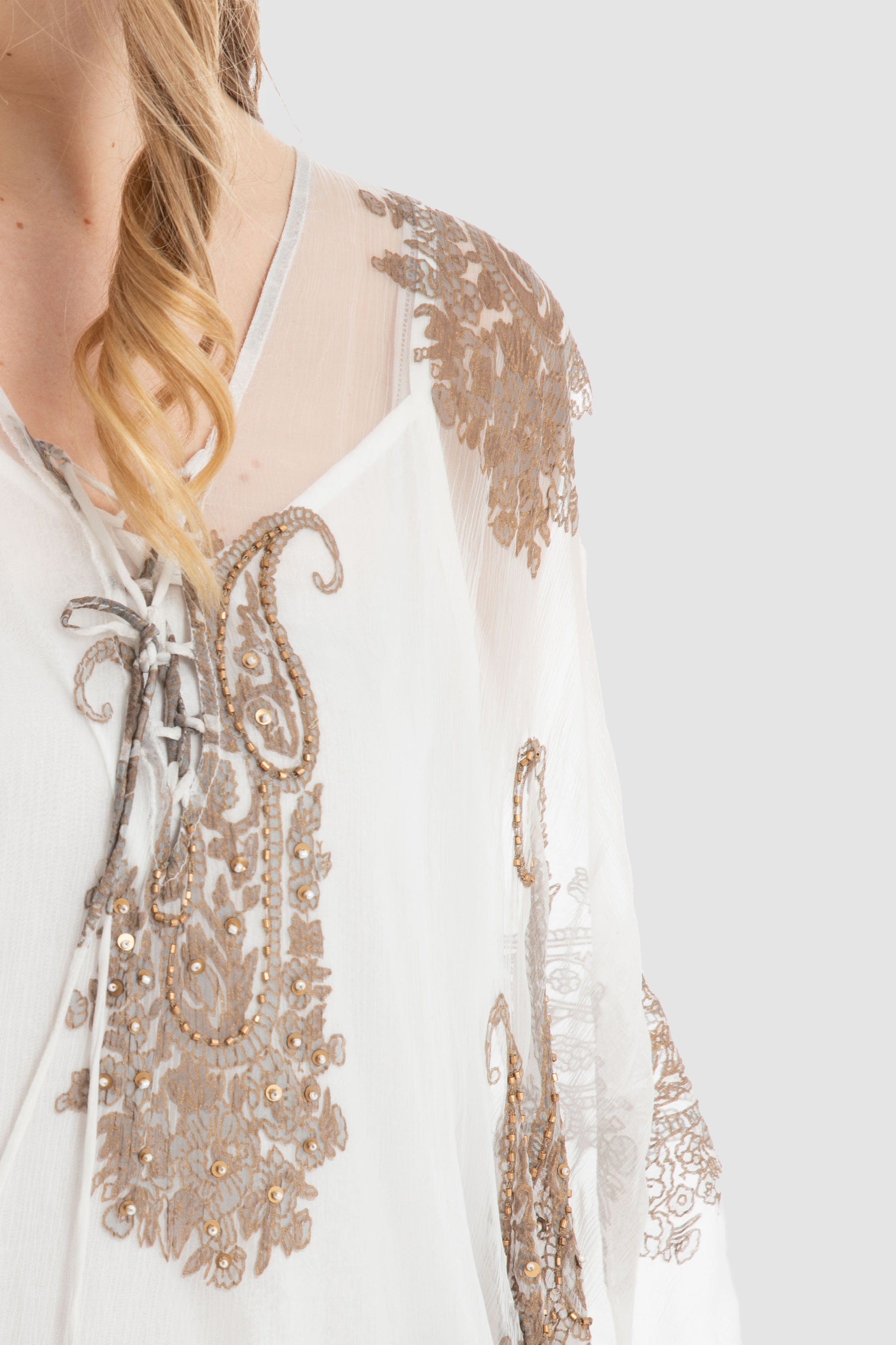 داليدرس قفطان منقوش واسع كم طويل نسائي أوف وايت