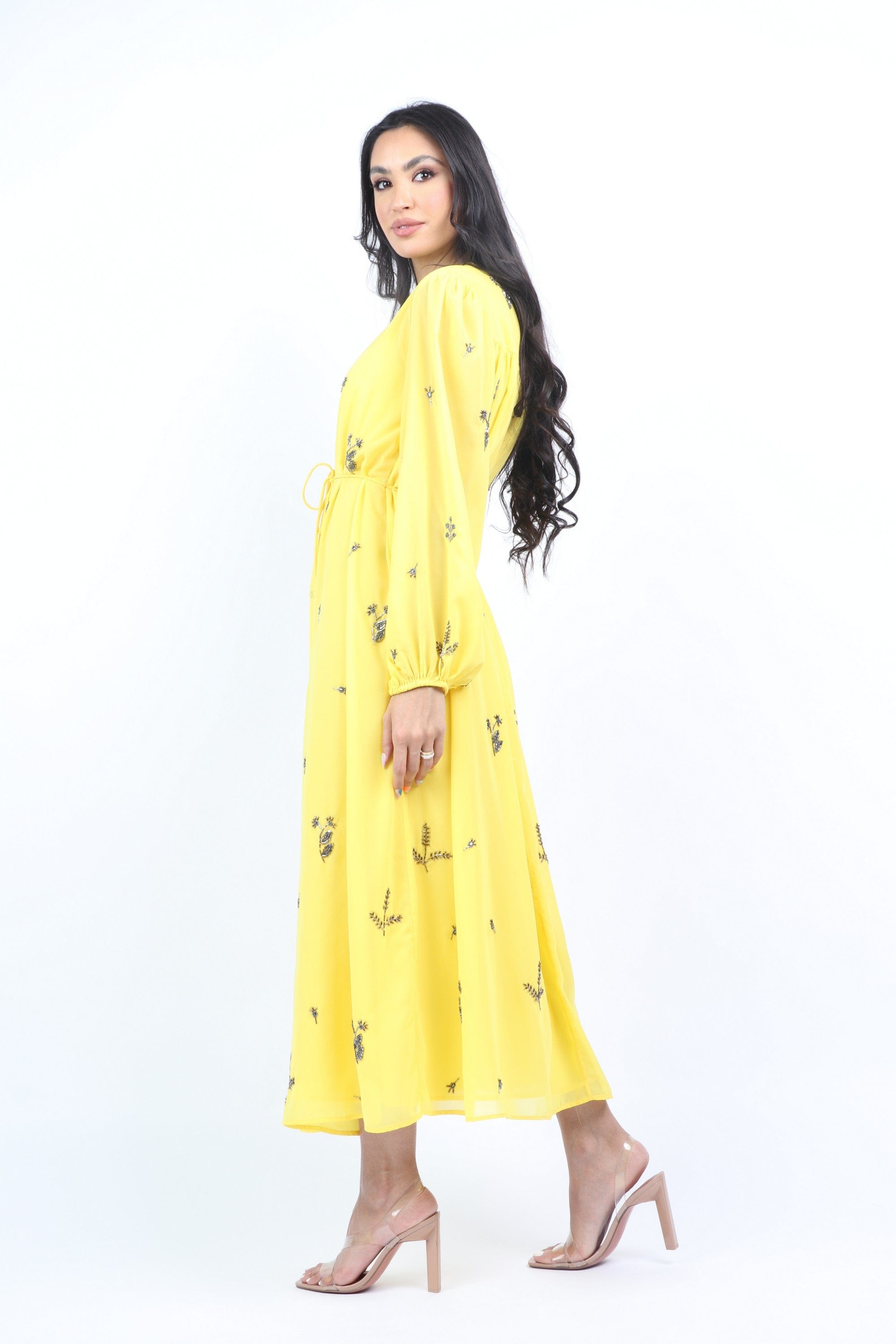 داليدرس فستان مفتوح طويل شفاف مطرز برباط خصر بكم طويل واسع