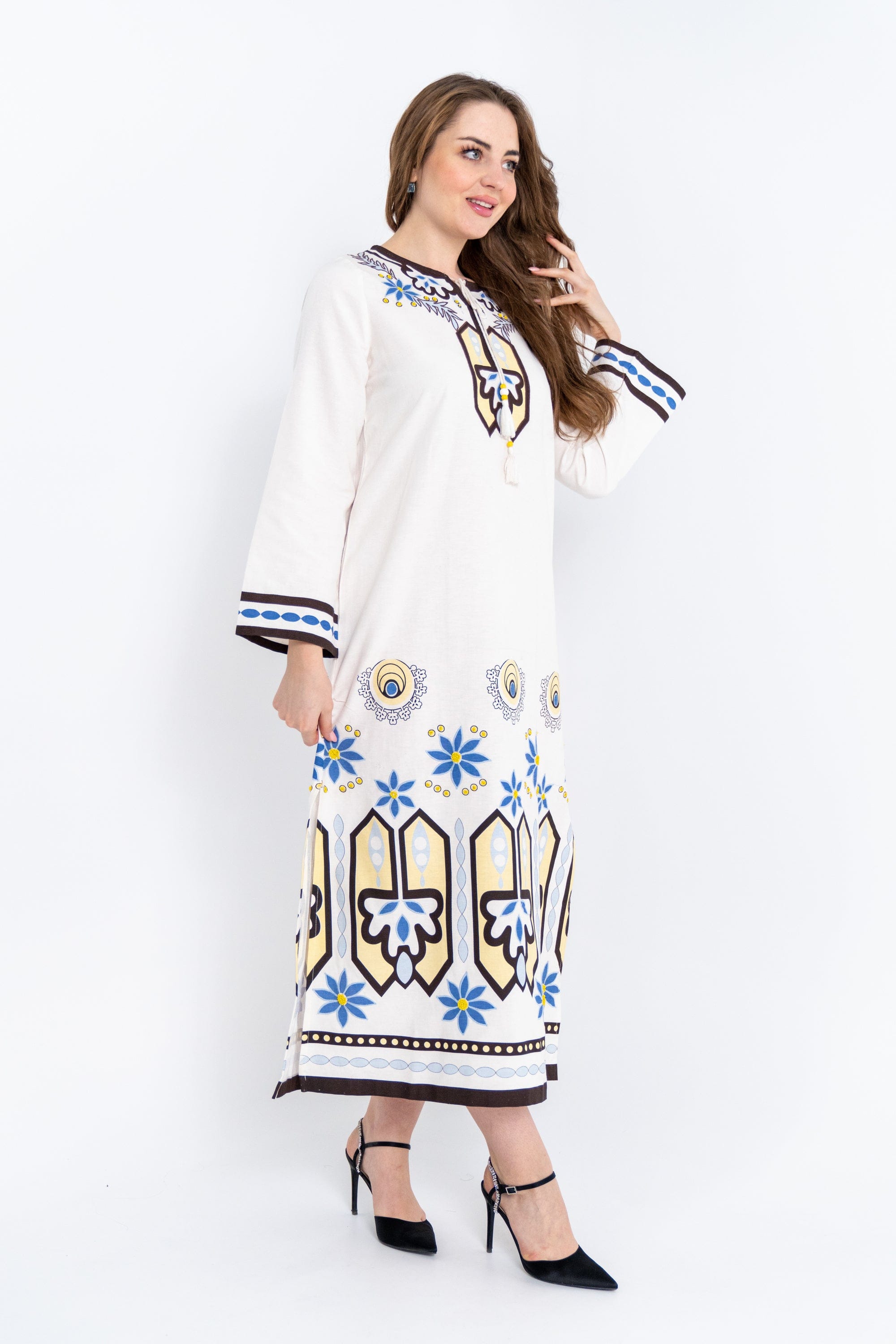 داليدرس قفطان نسائي منقوش مفتوح من الجنب أبيض شاحب