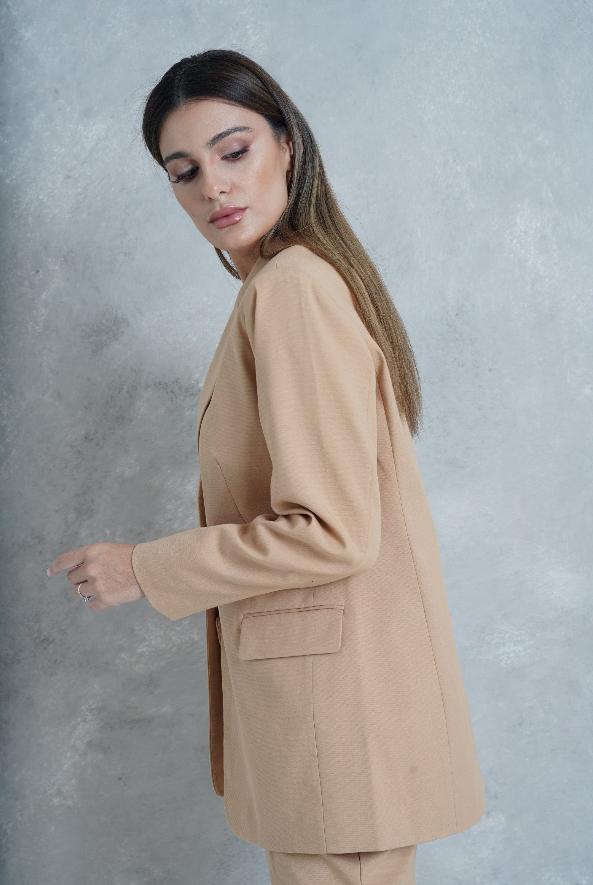 داليدرس بليزر حريمي بزر واحد فقط من الأمام رملي