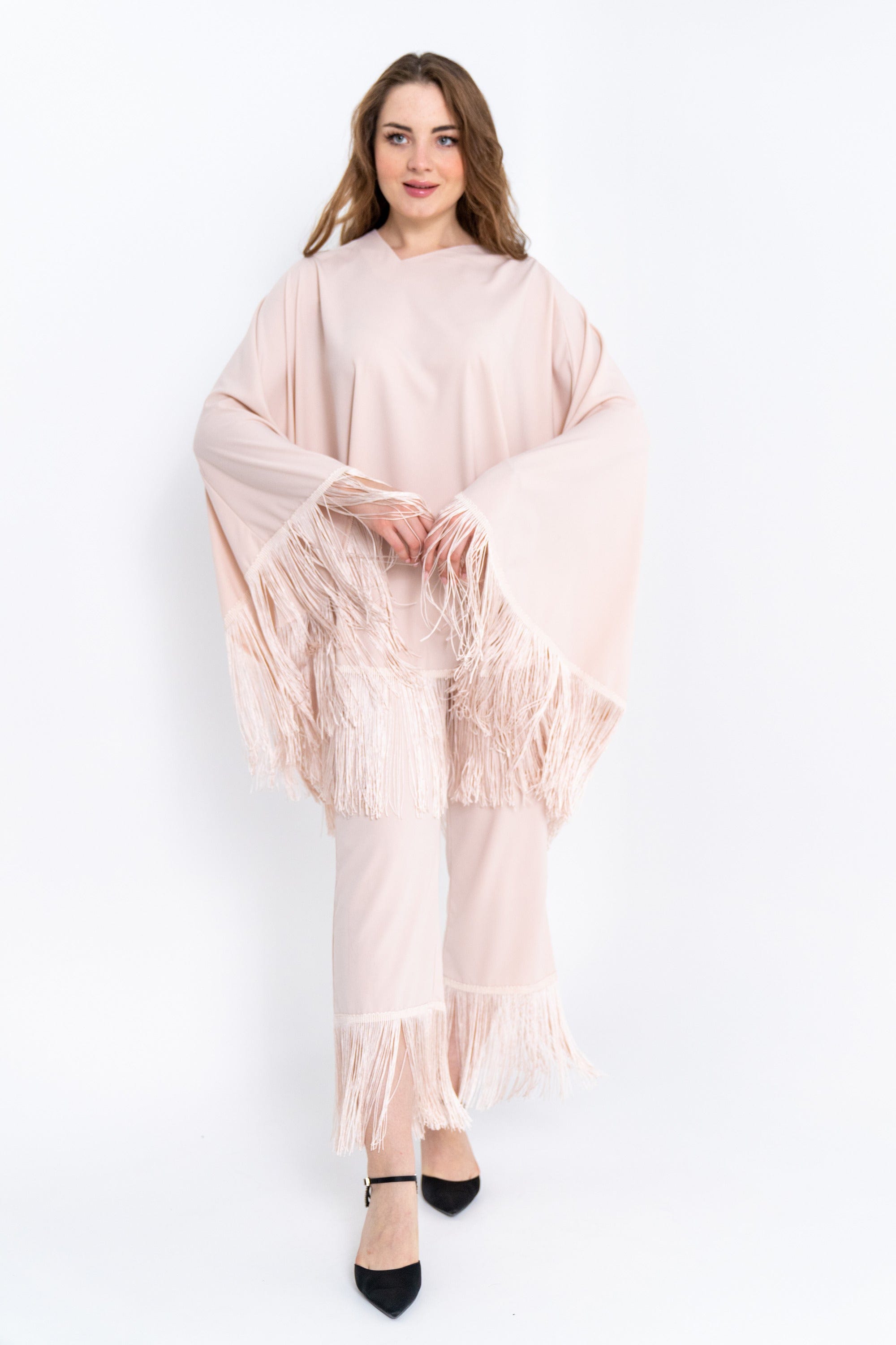 داليدرس بلوزة نسائية فضفاضة بفتحة رقبة V مزينة بشراشيب الكاكي