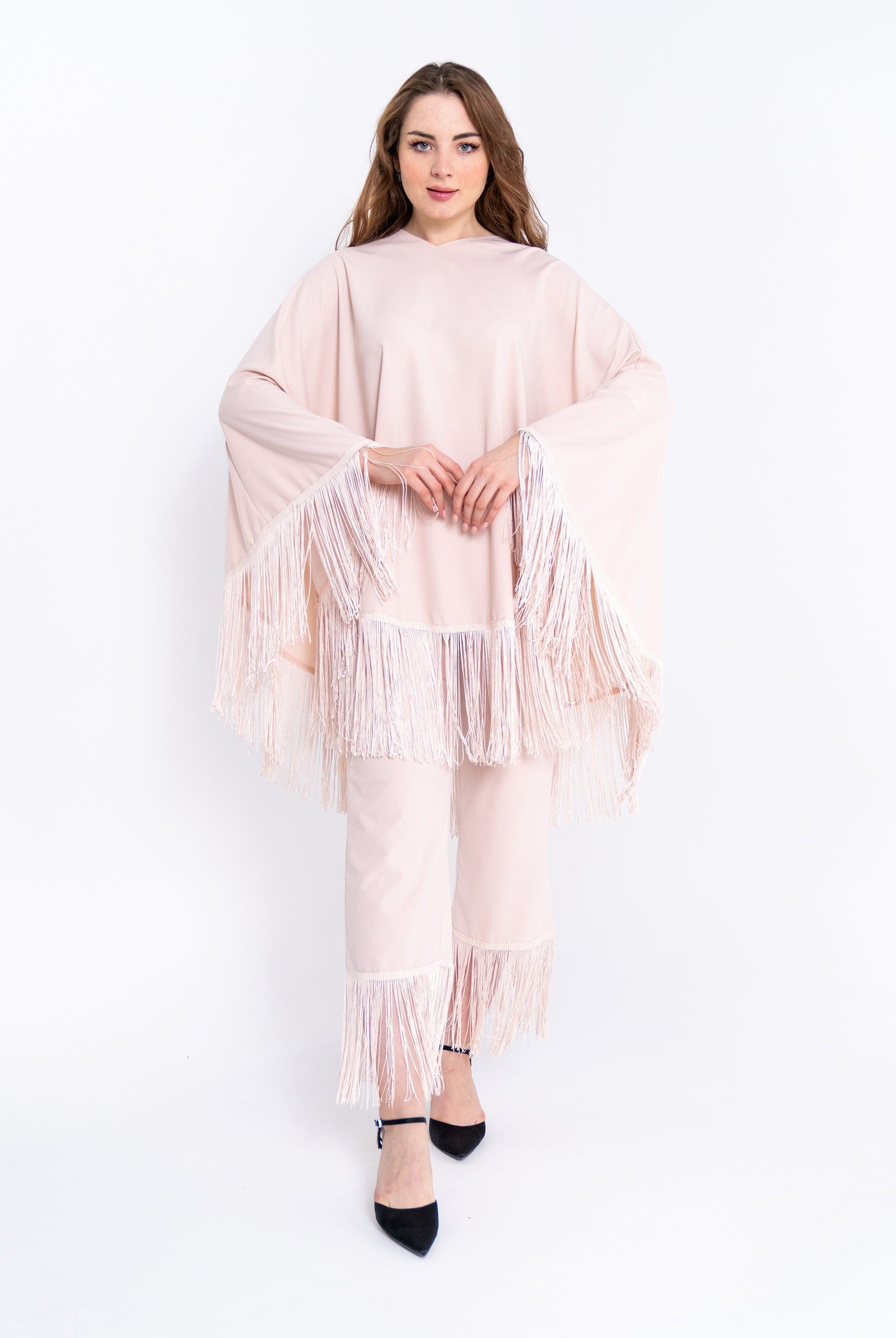 داليدرس بلوزة نسائية فضفاضة بفتحة رقبة V مزينة بشراشيب الكاكي