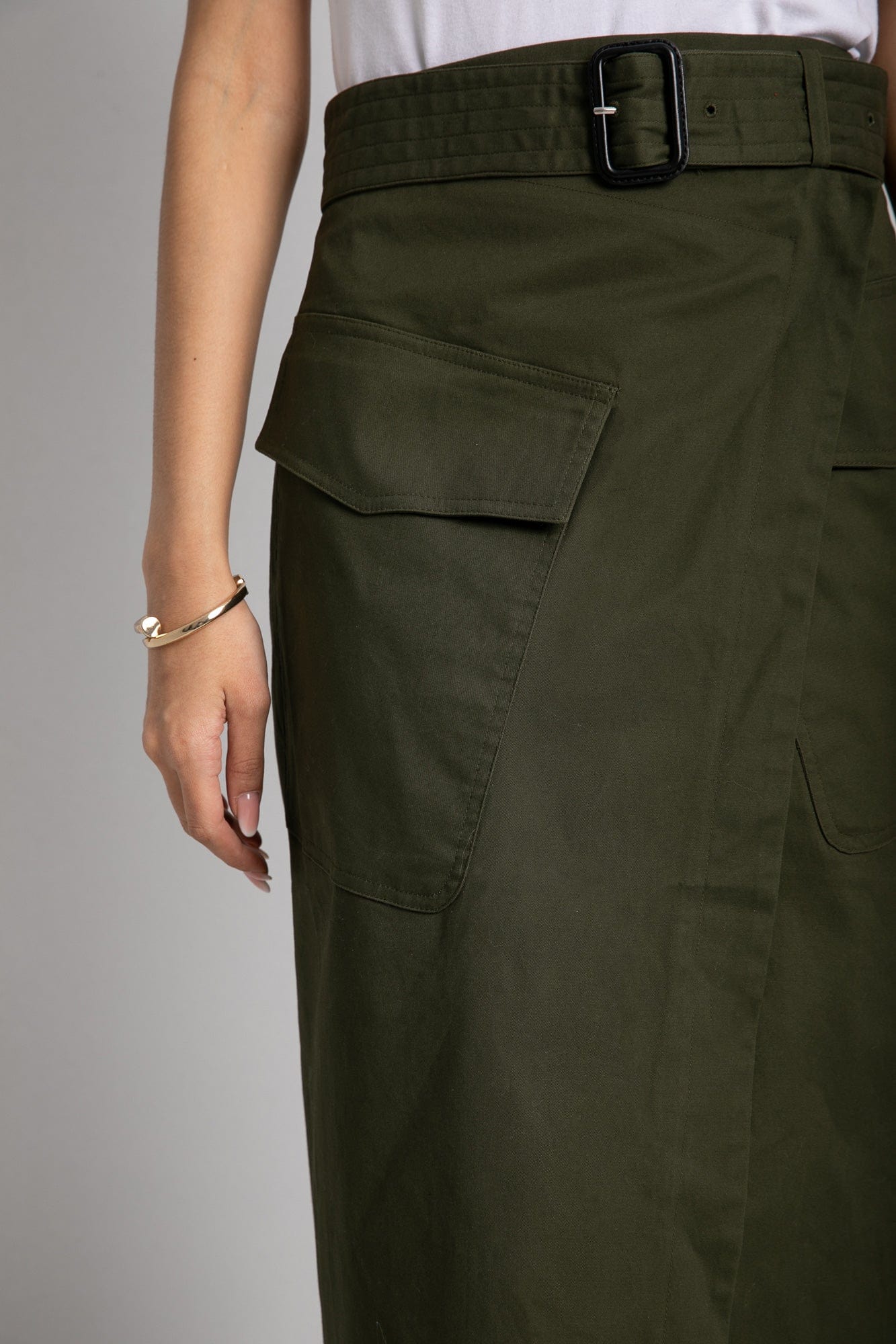 داليدرس تنورة سفاري بجيوب جانبية سادة نسائي بني فاتح