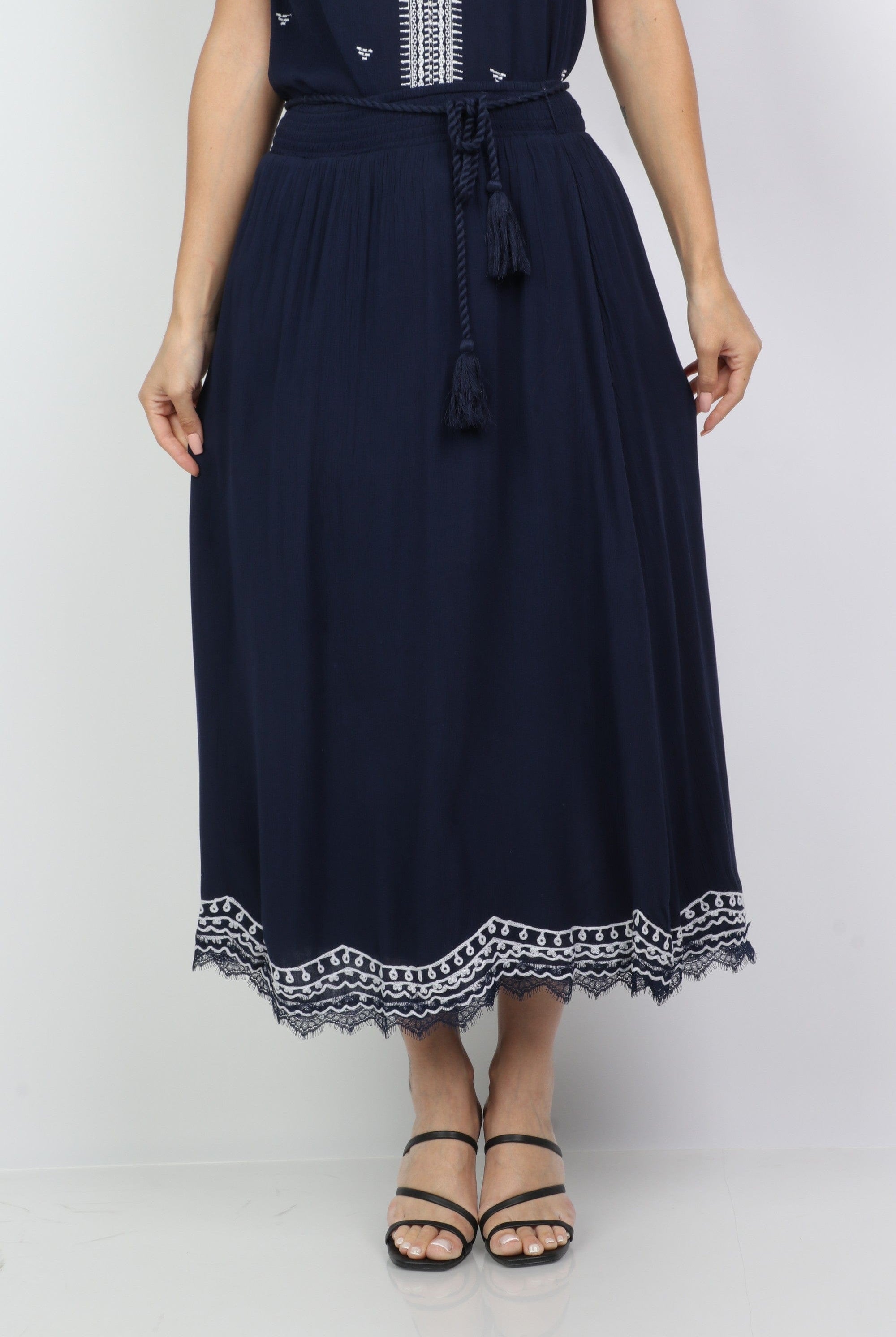 داليدرس تنورة ميدي سادة بنقشات من الأسفل أسود