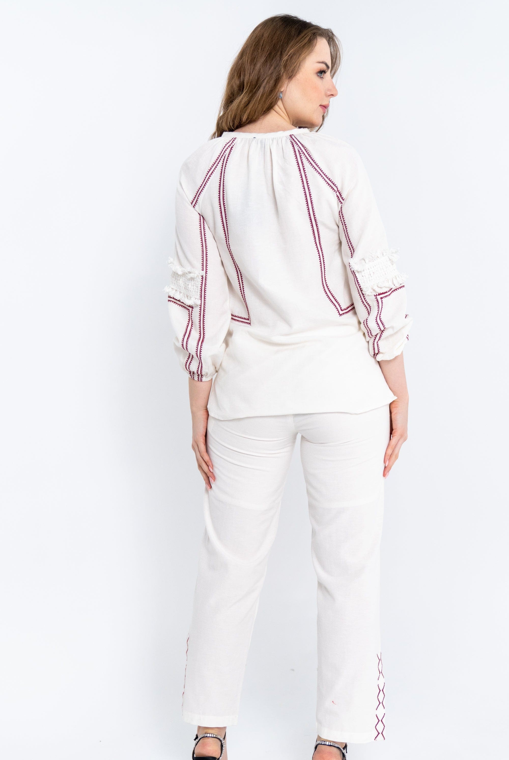 داليدرس تونيك نسائي مطرز بكم وسيع فخم أبيض شاحب