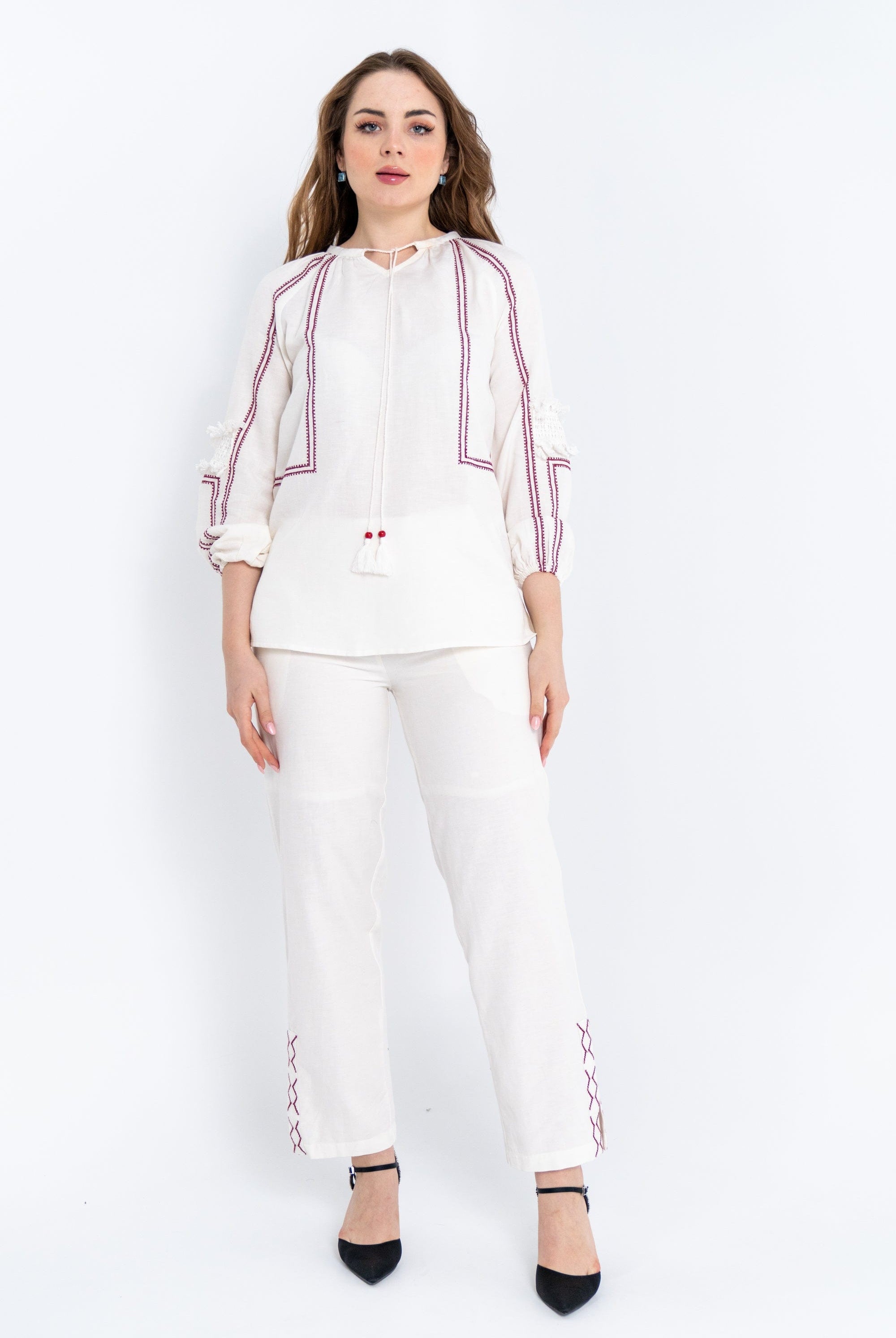 داليدرس تونيك نسائي مطرز بكم وسيع فخم أبيض شاحب