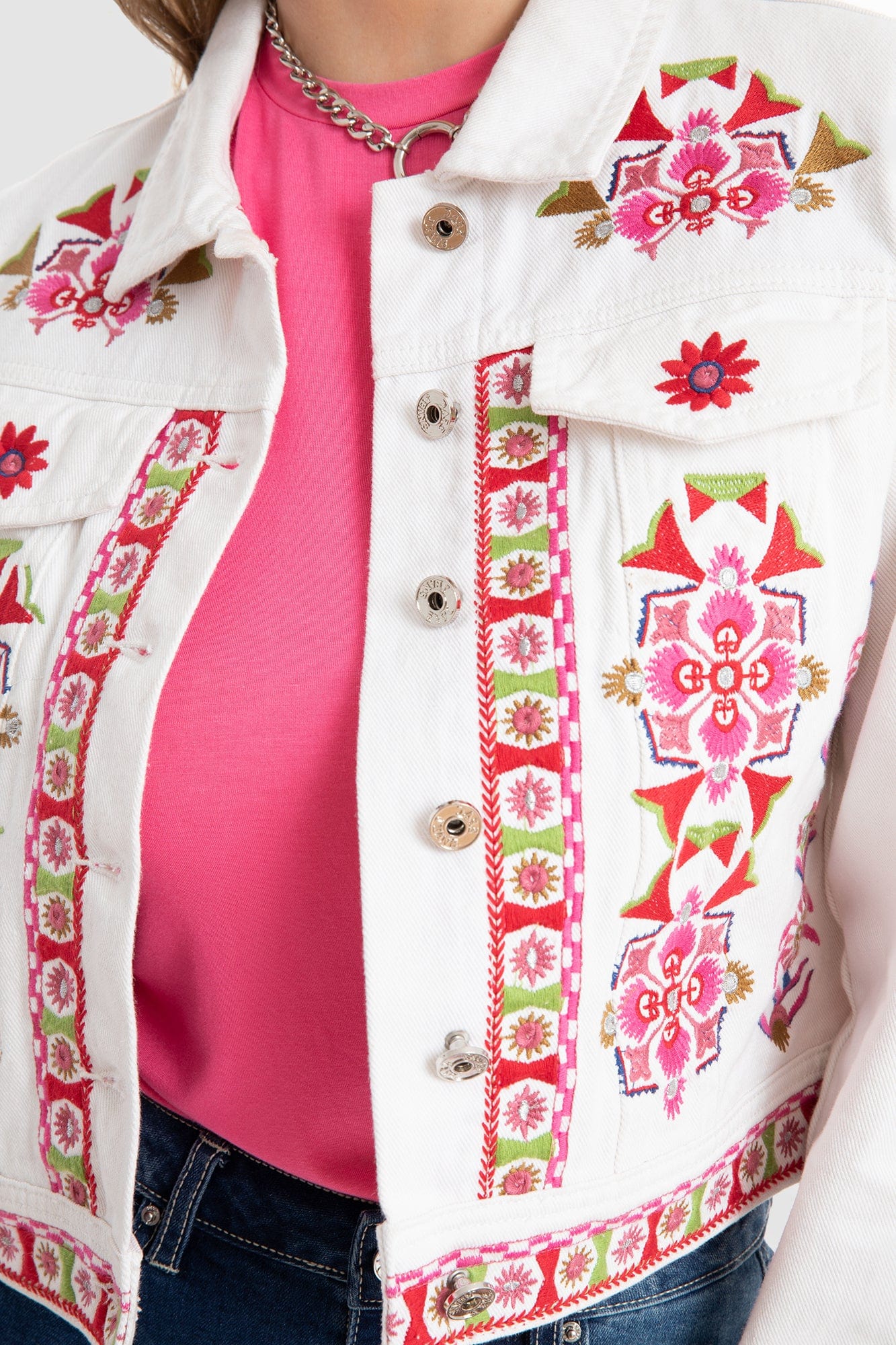 داليدرس جاكيت قصير منقوش مزين بالخيوط كم طويل نسائي أبيض/فوشيا