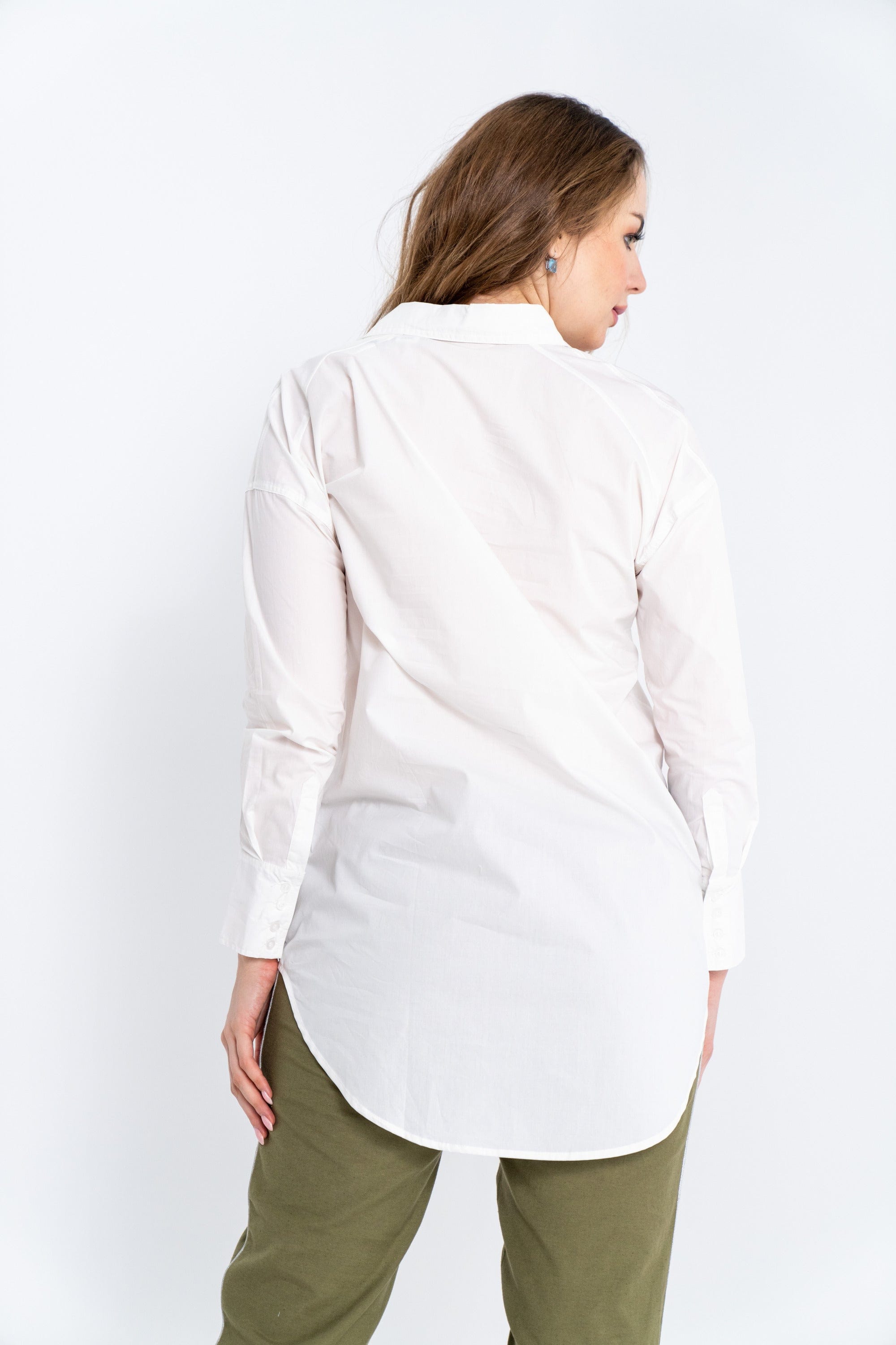 داليدرس بلوزة نسائية سادة بأكمام طويلة علي شكل قميص أوف وايت