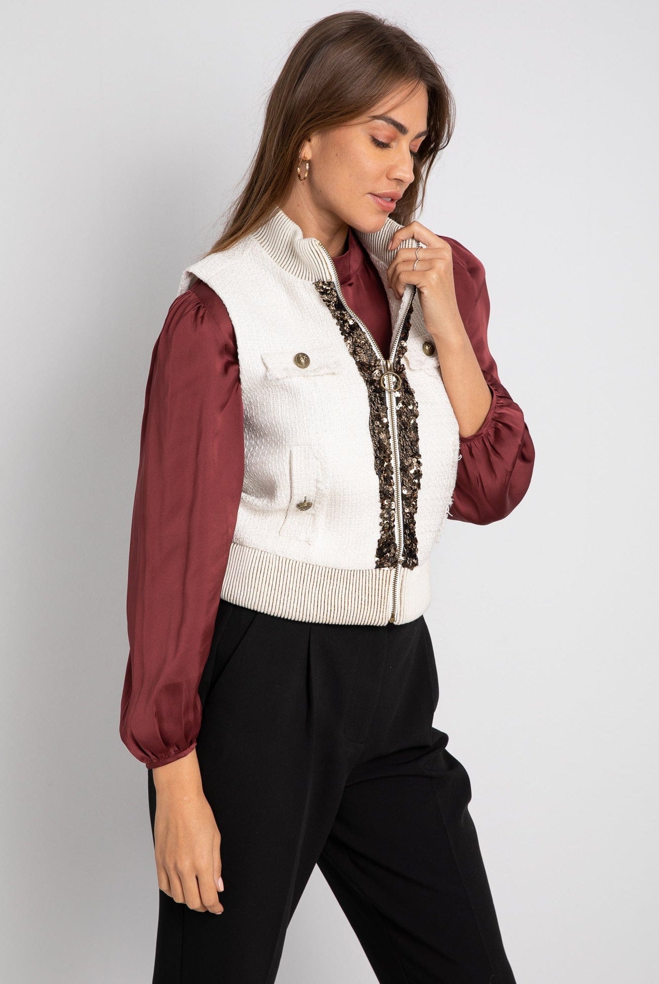 داليدرس جاكيت بلا أكمام بسحاب ذهبي أبيض