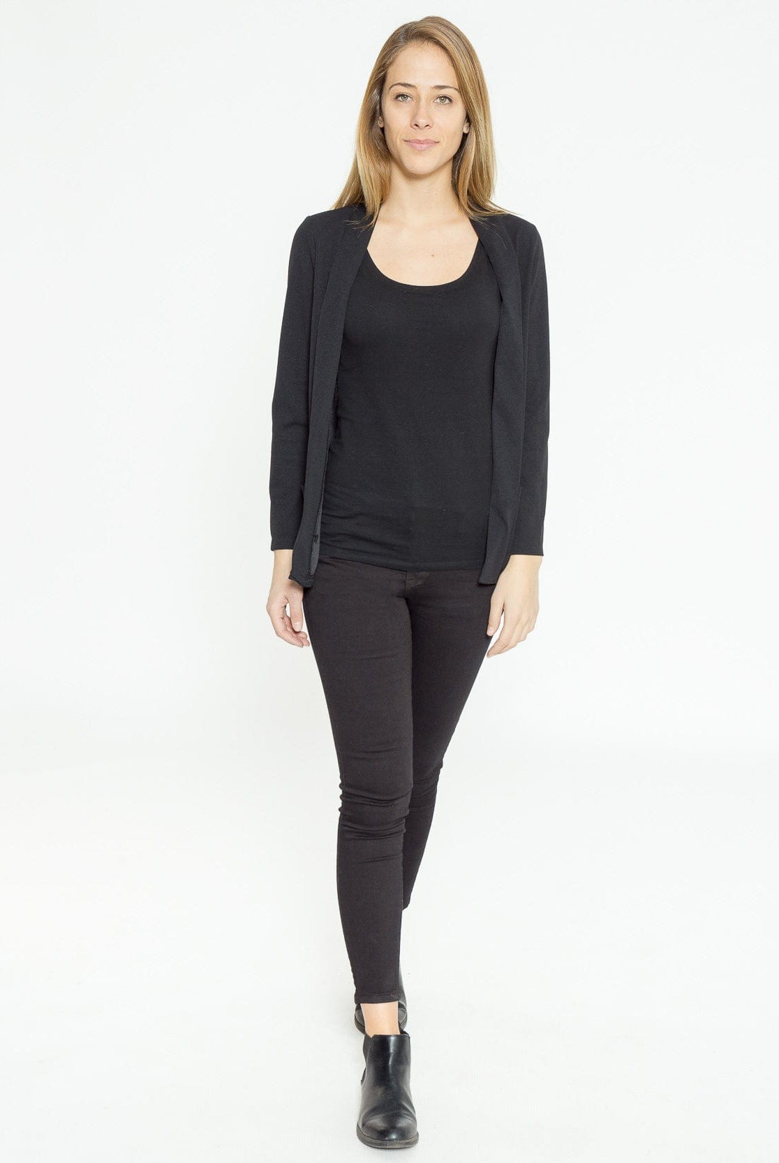 شانا جاكيت نسائي خفيف مفتوح أسود