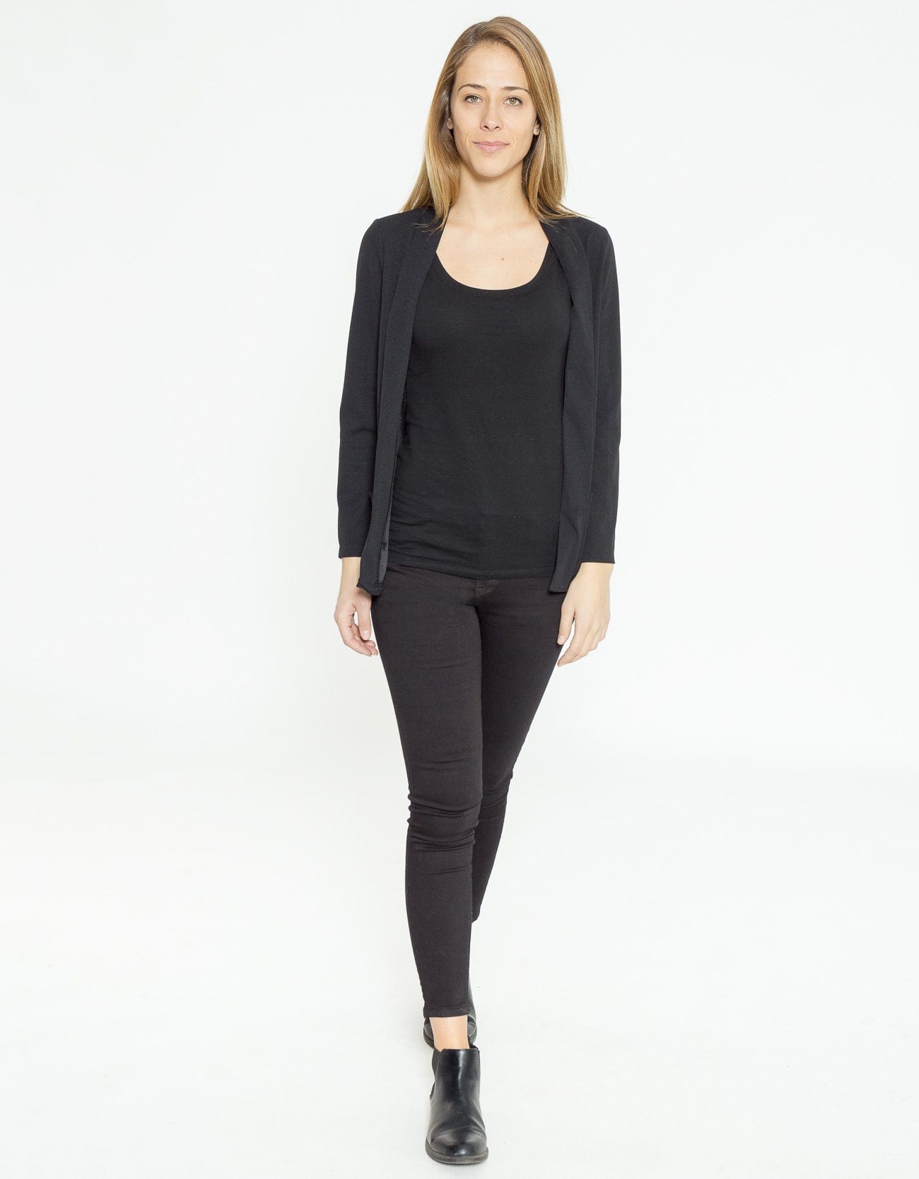 شانا جاكيت نسائي خفيف مفتوح أسود