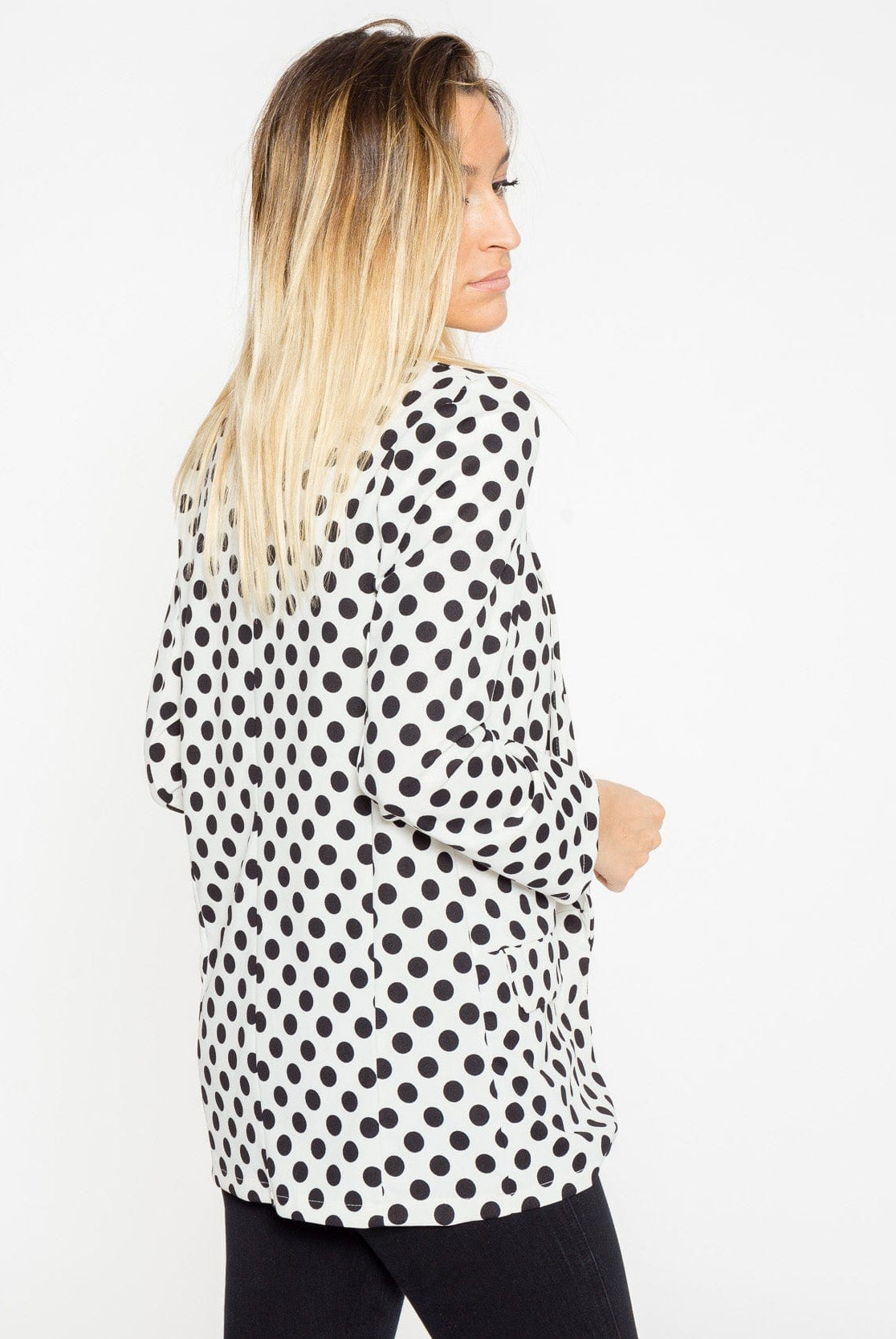 شانا جاكيت منقط بأكمام طويلة نسائي أبيض