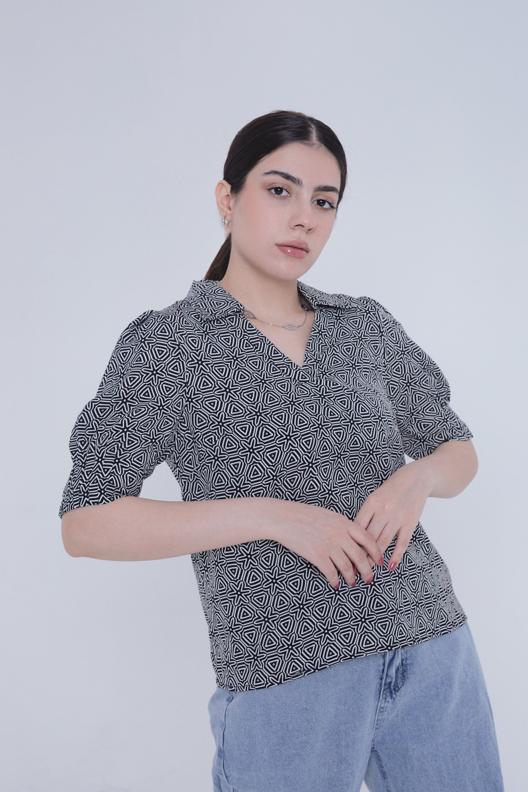 ميكا قميص بياقة ورقبة سبعة نص كم بف نسائي