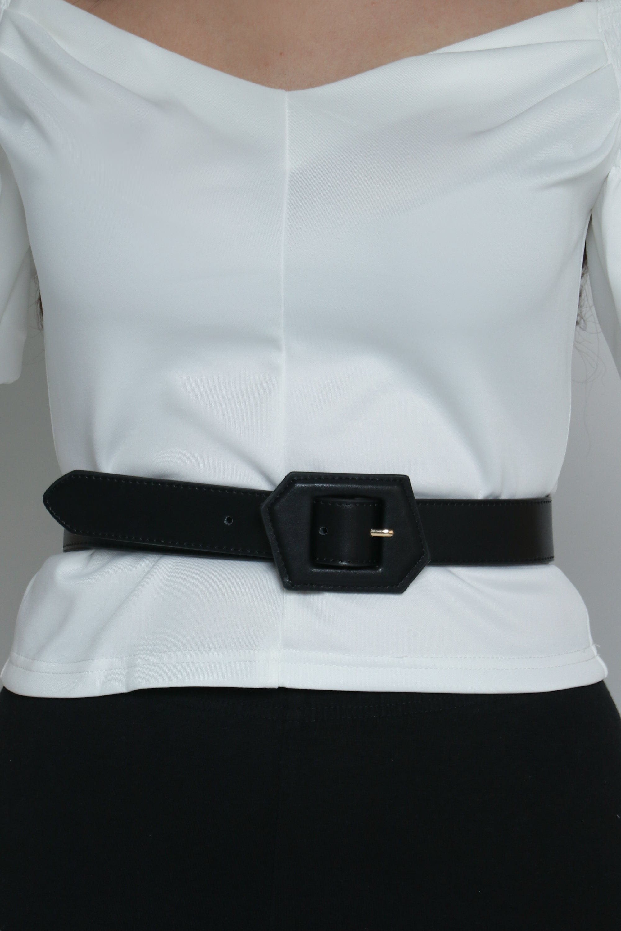 كيتشن حزام جلد بتوكة كبيرة نسائي