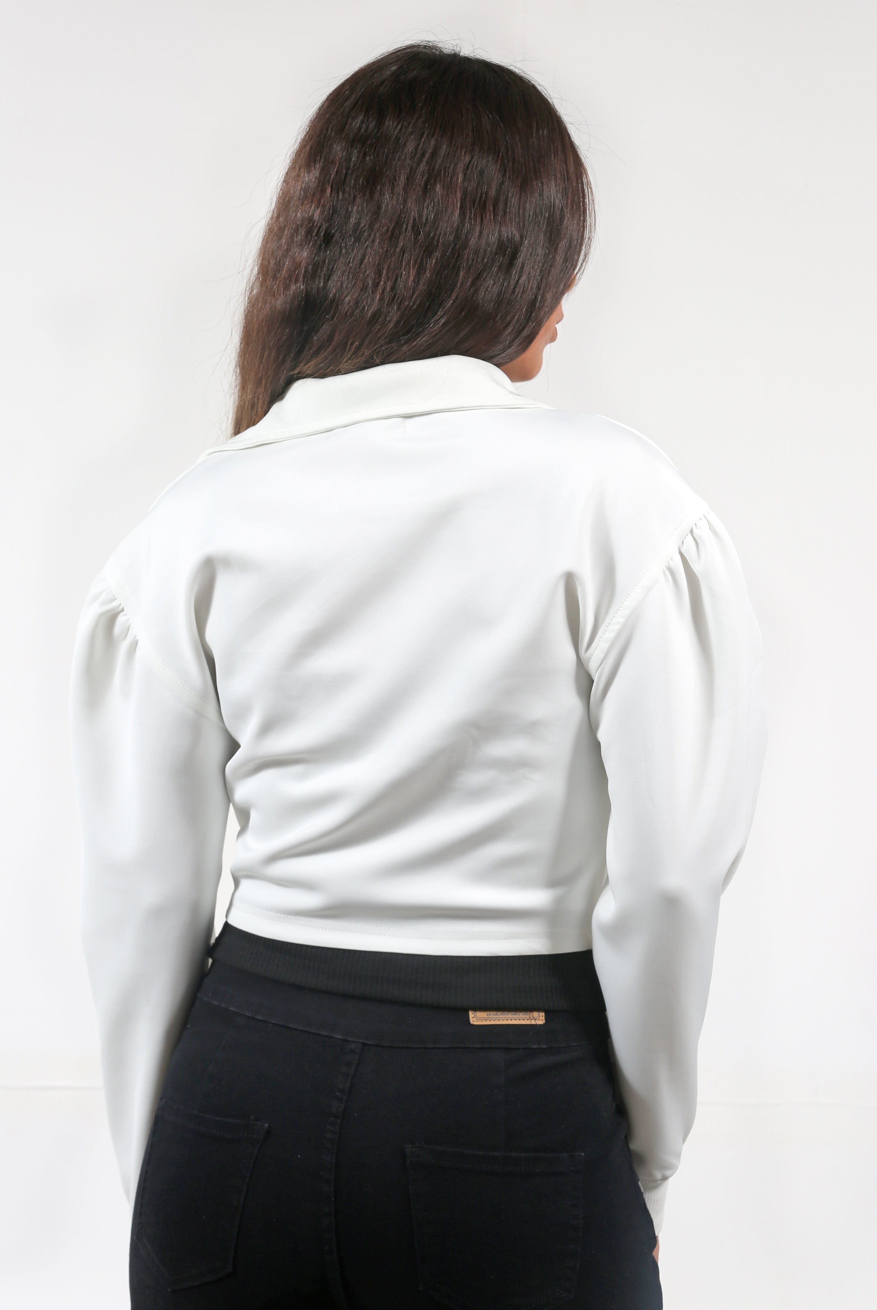 نتشي سترة قصيرة بسحاب بأكمام طويلة