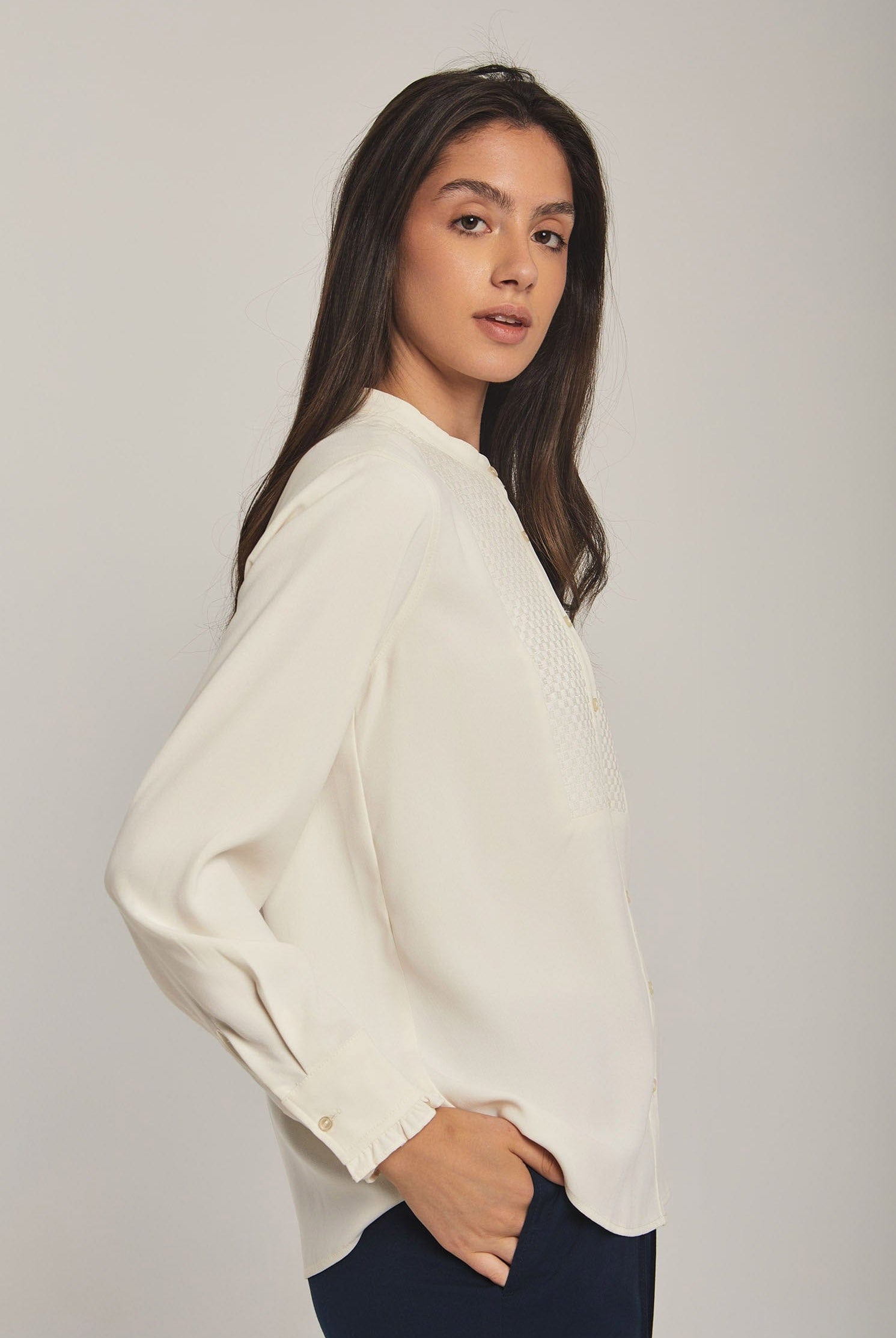 داليدرس بلوزة نسائية كلاسيك بأزرار أمامية كم طويل