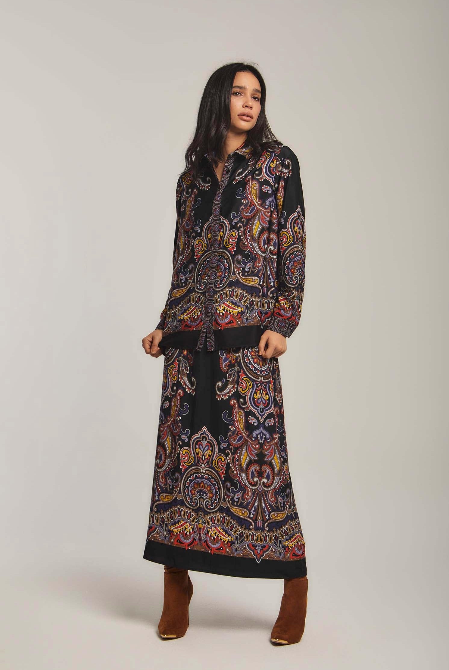 داليدرس تنورة نسائية ميدي مطرزة متعدد الألوان