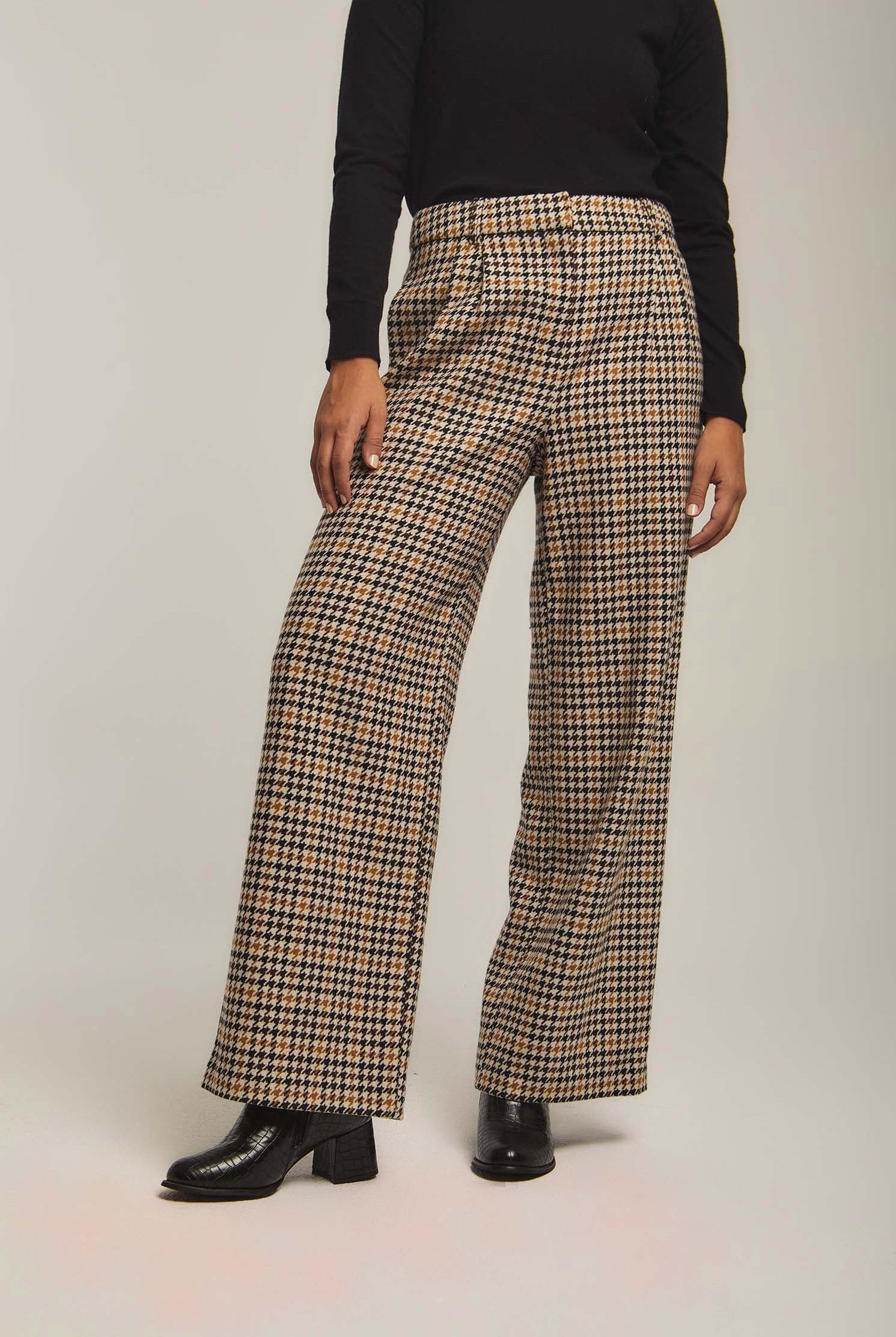 داليدرس بنطلون نسائي منقوش واسع طويل بني غامق