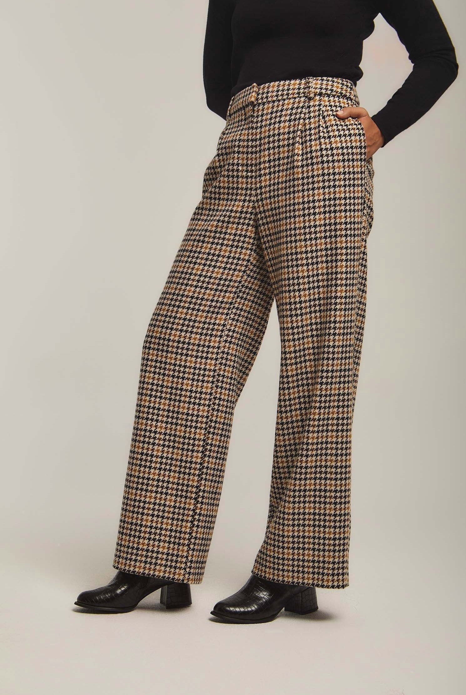 داليدرس بنطلون نسائي منقوش واسع طويل بني غامق