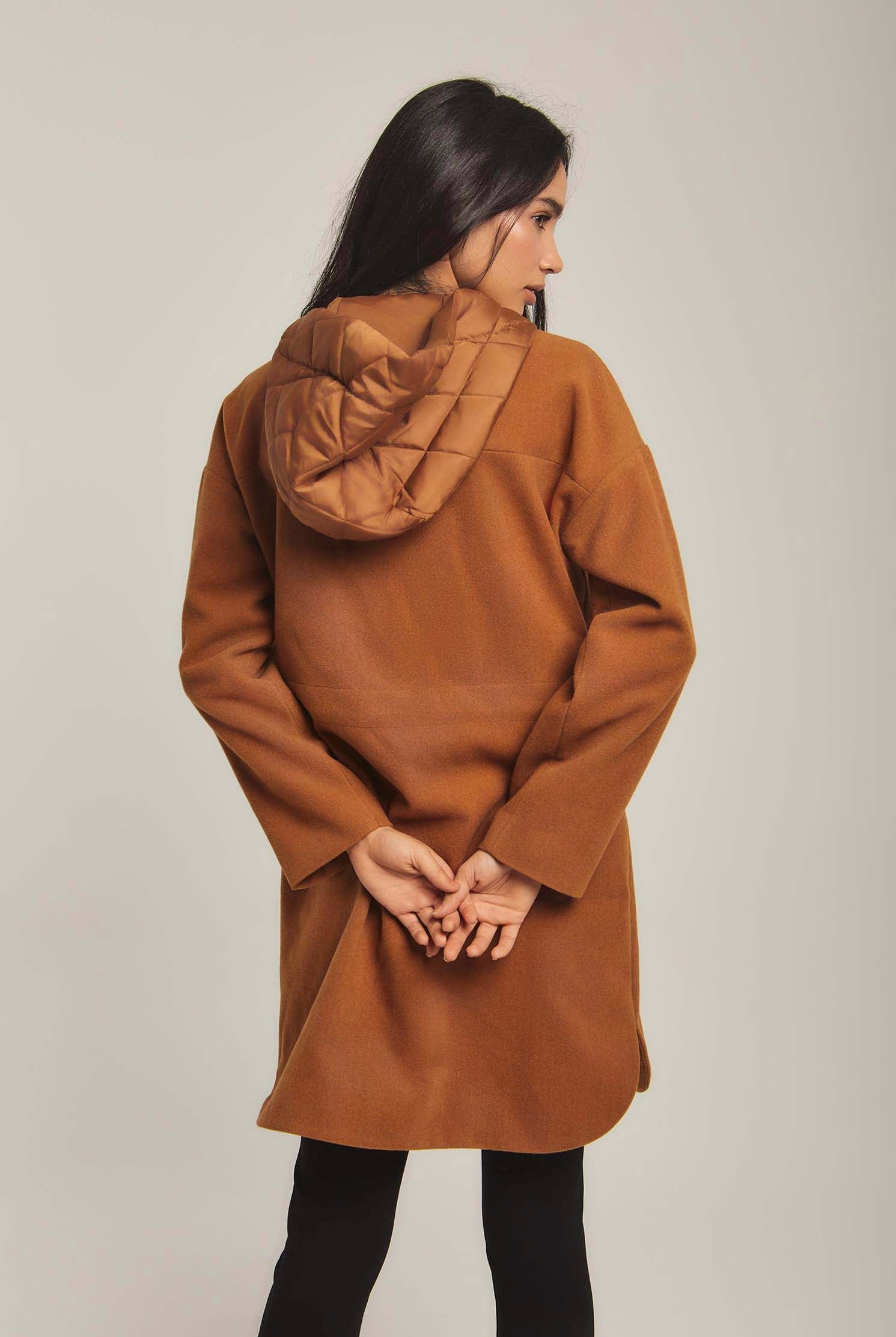 داليدرس جاكيت سادة نسائي بسحاب كم طويل العنبر الذهب