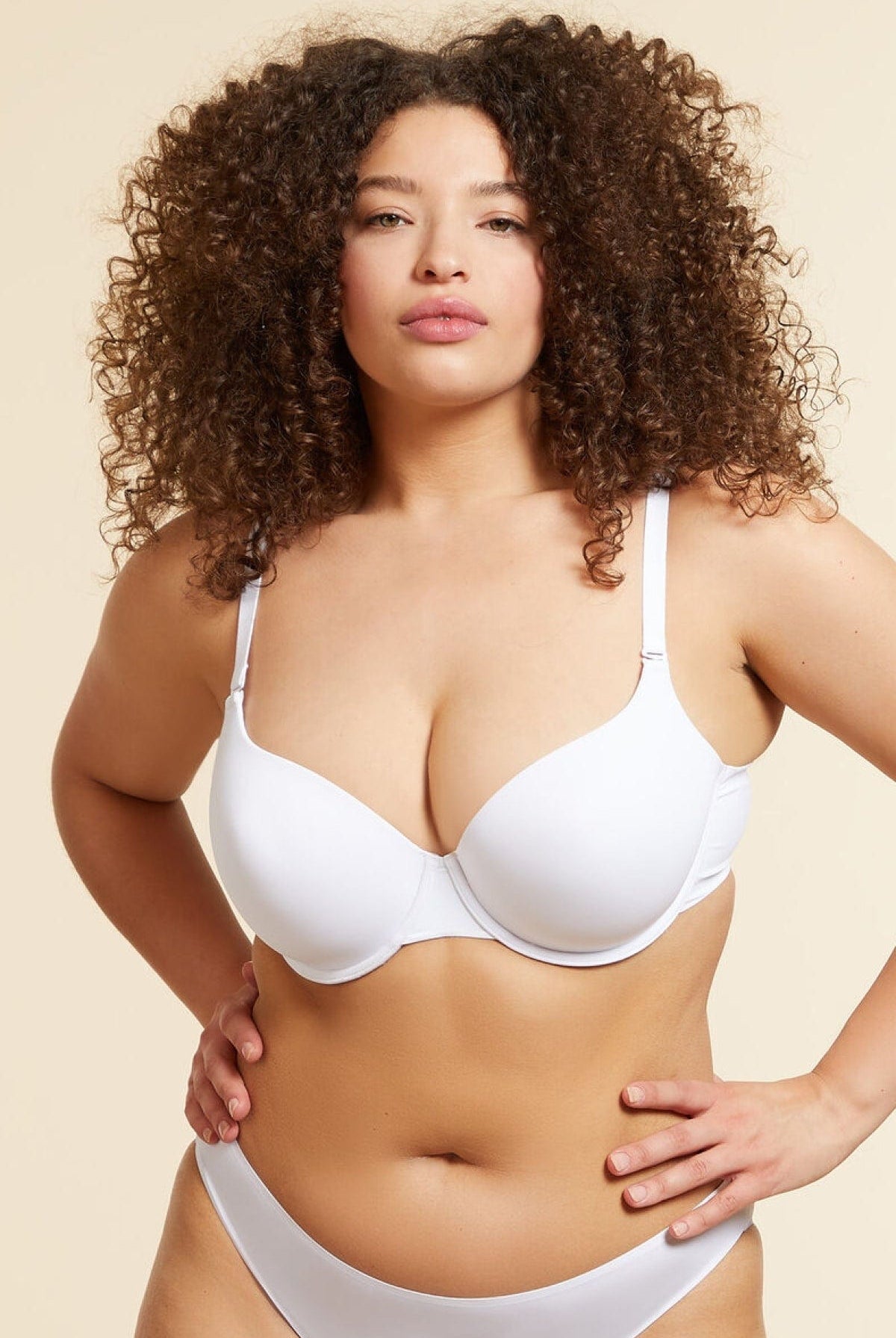 اتام صدرية بوش أب بحمالات عريضة نسائي