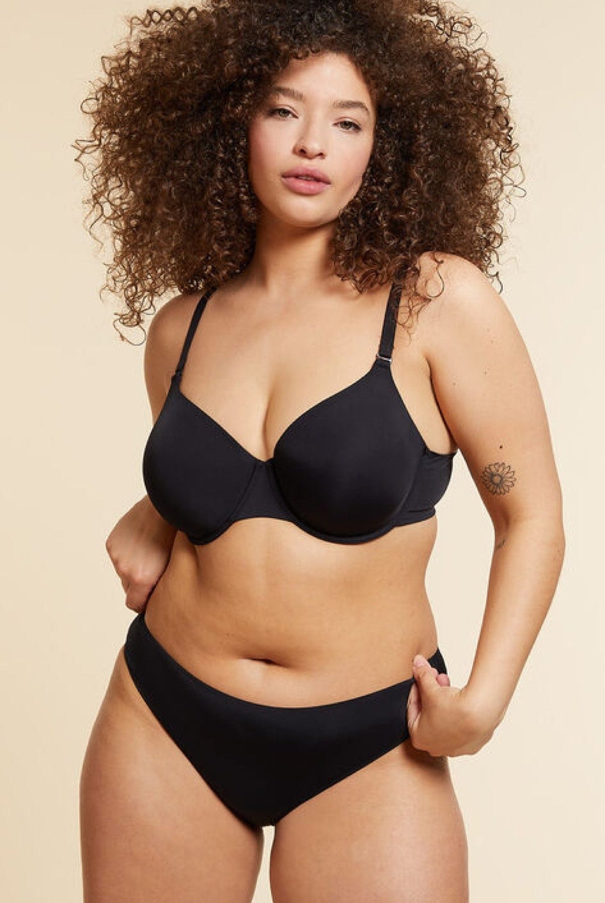 اتام ستيان بحشوة بوش أب نسائي