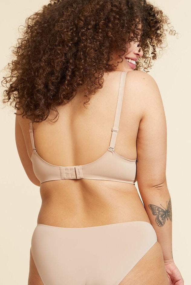 اتام ستيان بحشوة بوش أب نسائي