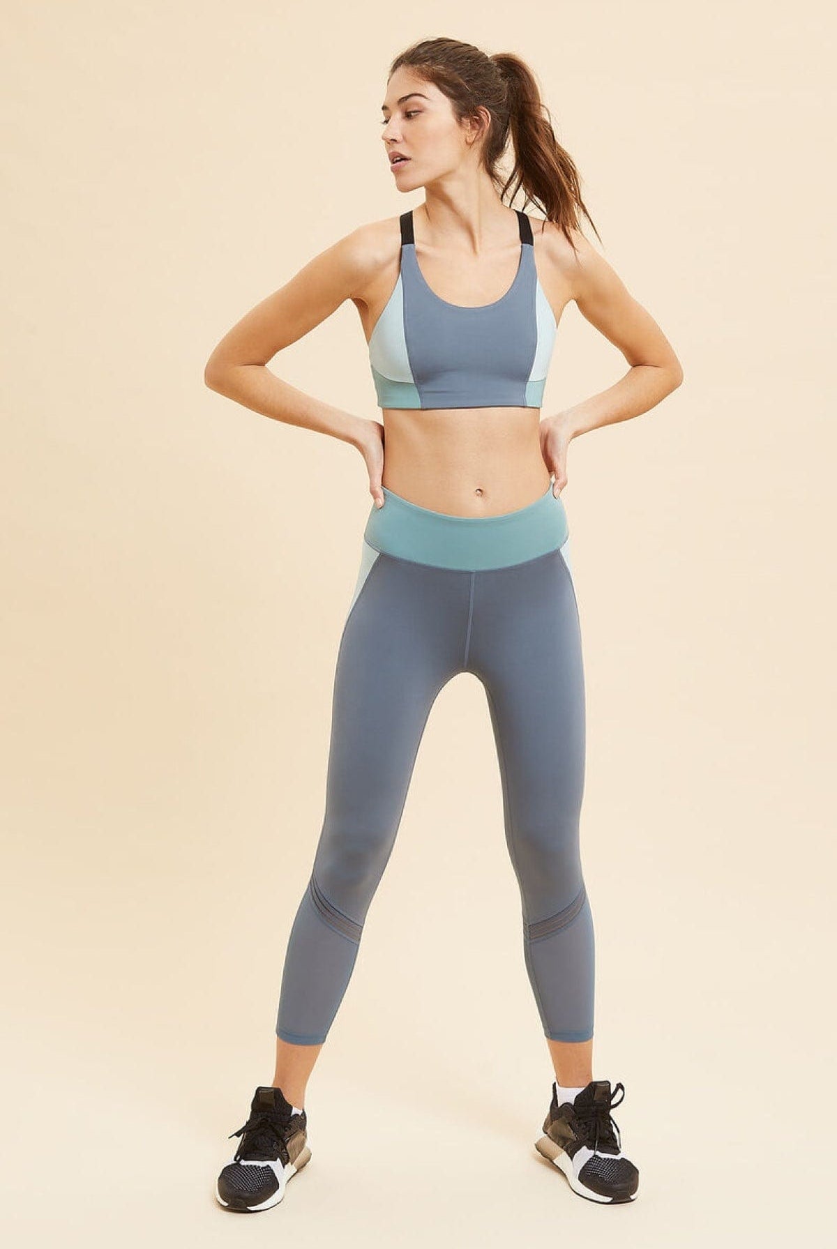 اتام حمالة صدر رياضية ملونة نسائي