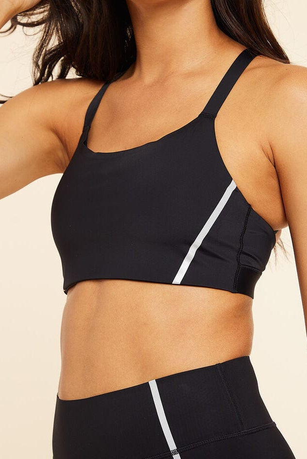 اتام برا رياضي سادة بحمالات وخطين جانبين وياقة مربعة نسائي