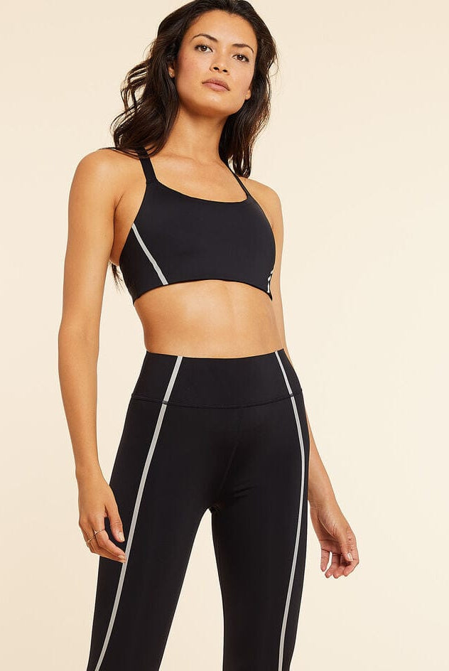 اتام برا رياضي سادة بحمالات وخطين جانبين وياقة مربعة نسائي