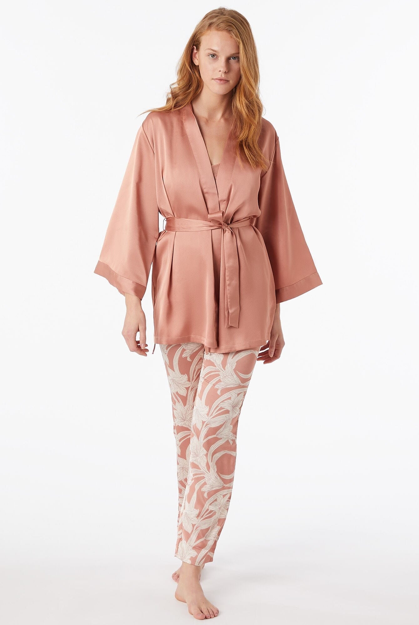 اتام بيجامة نوم 3 قطع بنطلون مشجر وتوب مع كارديجان سادة نسائي رملي