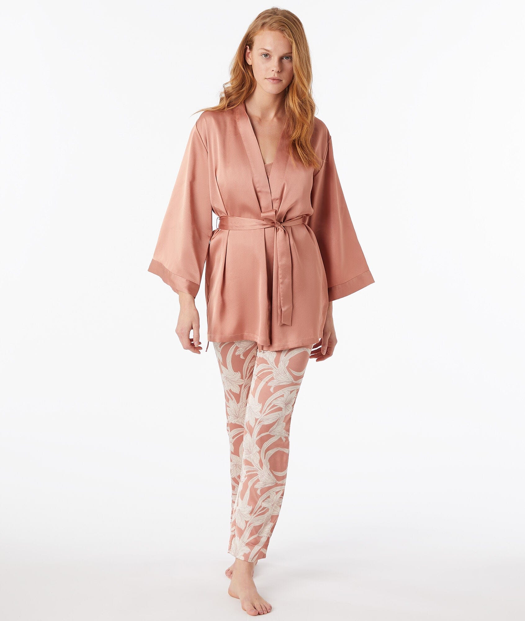 اتام بيجامة نوم 3 قطع بنطلون مشجر وتوب مع كارديجان سادة نسائي رملي