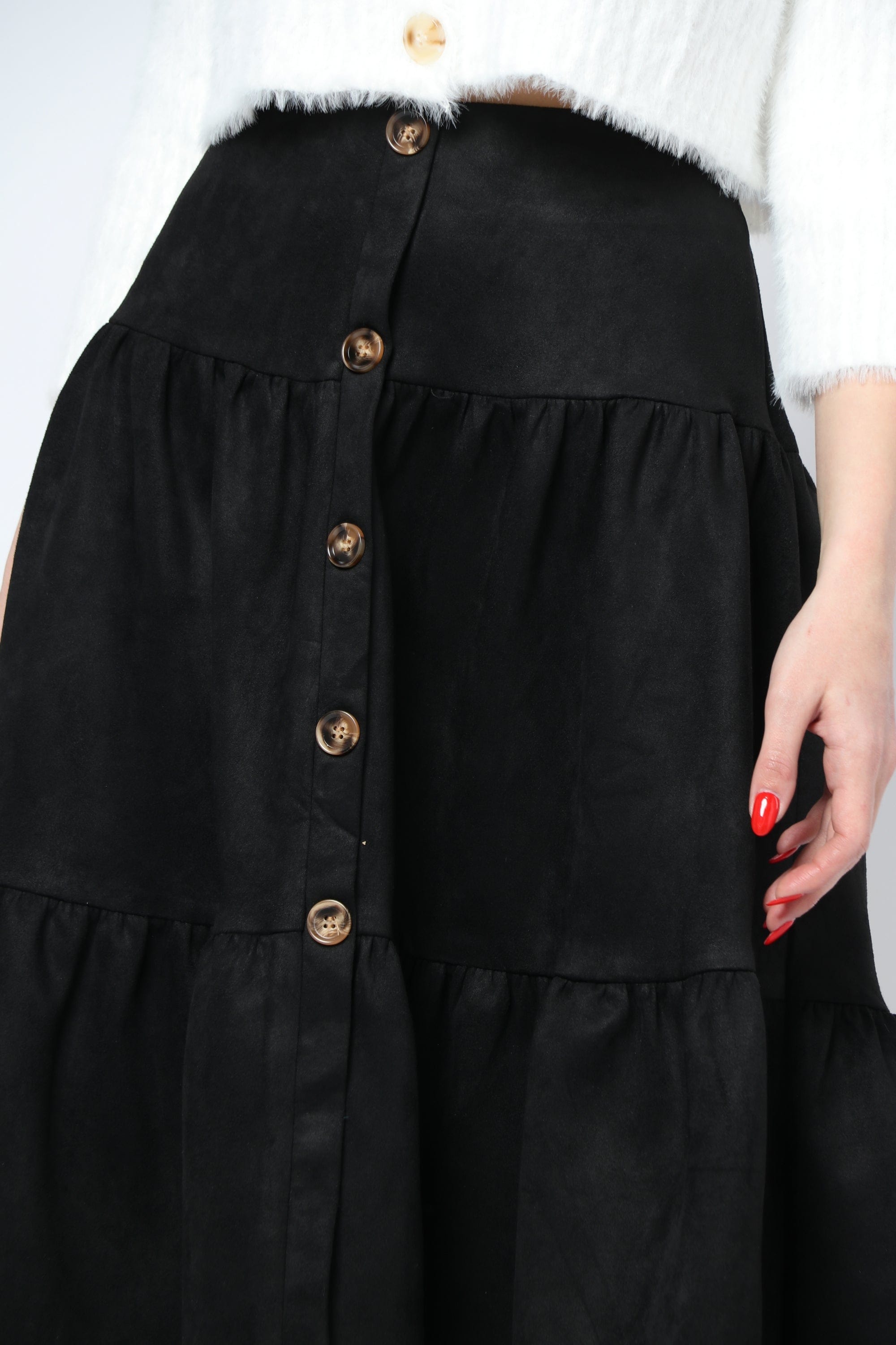 كيتشن جيبة ميدي خصر مرتفع بأزرار أمامية أسود