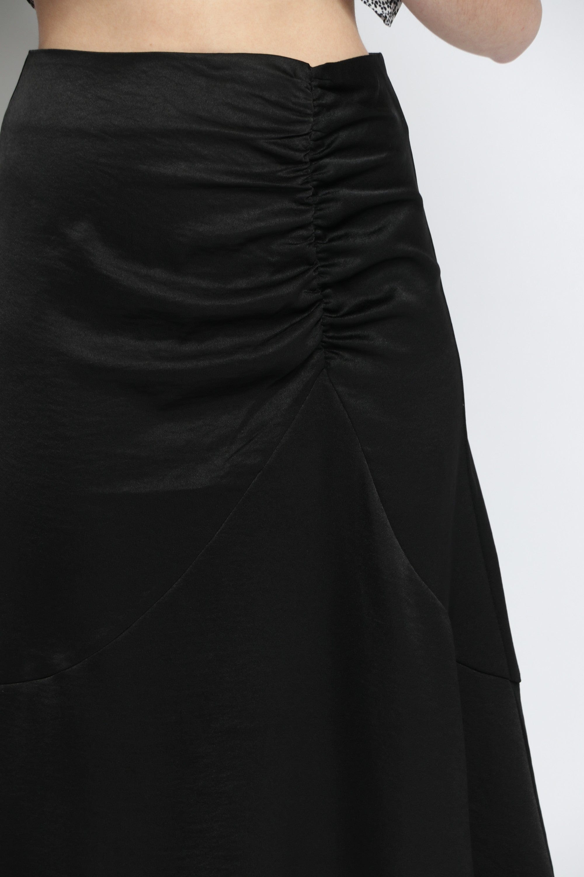 كيتشن جيبة مكشكشة نسائية