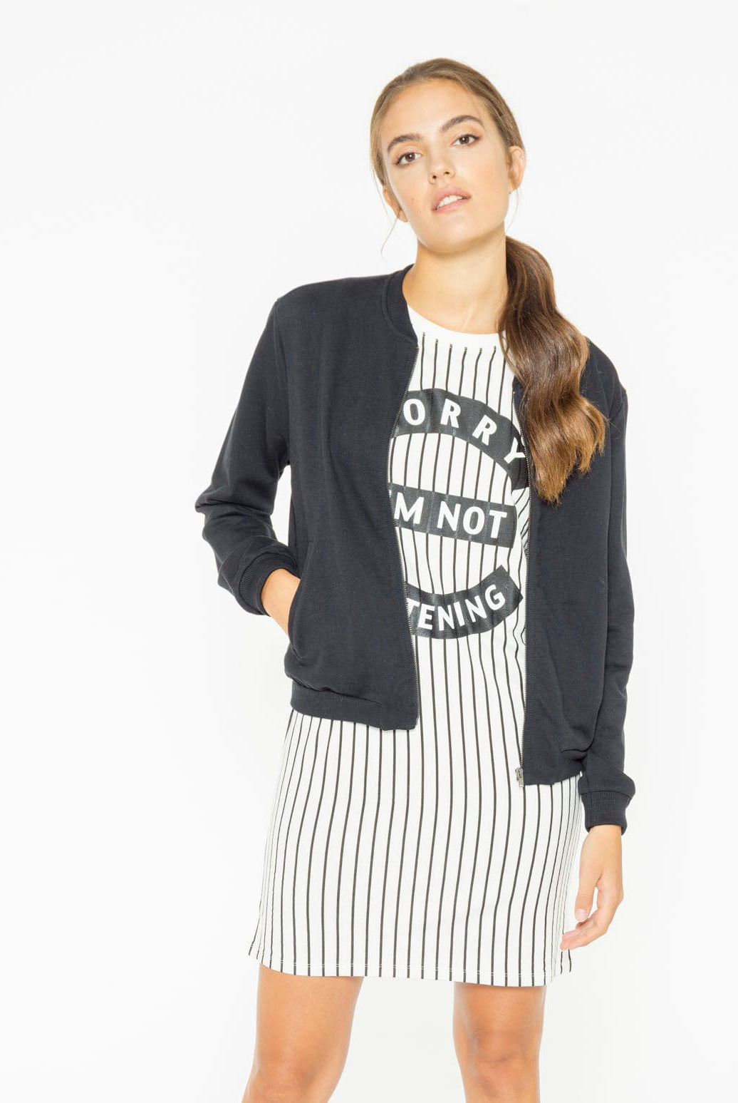 شانا جاكيت سادة بسحاب أمامي كم طويل نسائي أسود