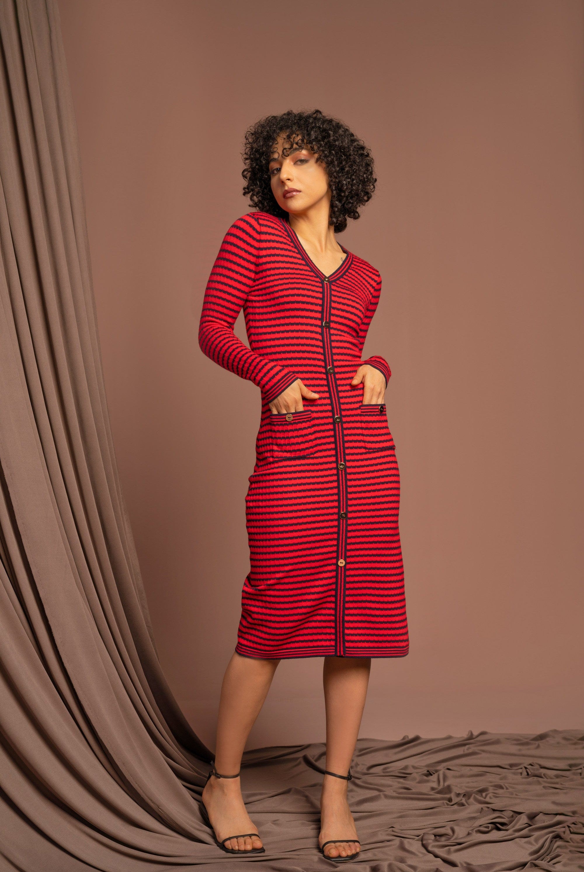 نتشي فستان ميدي مخطط العرض ضيق أزرار أمامية نسائي