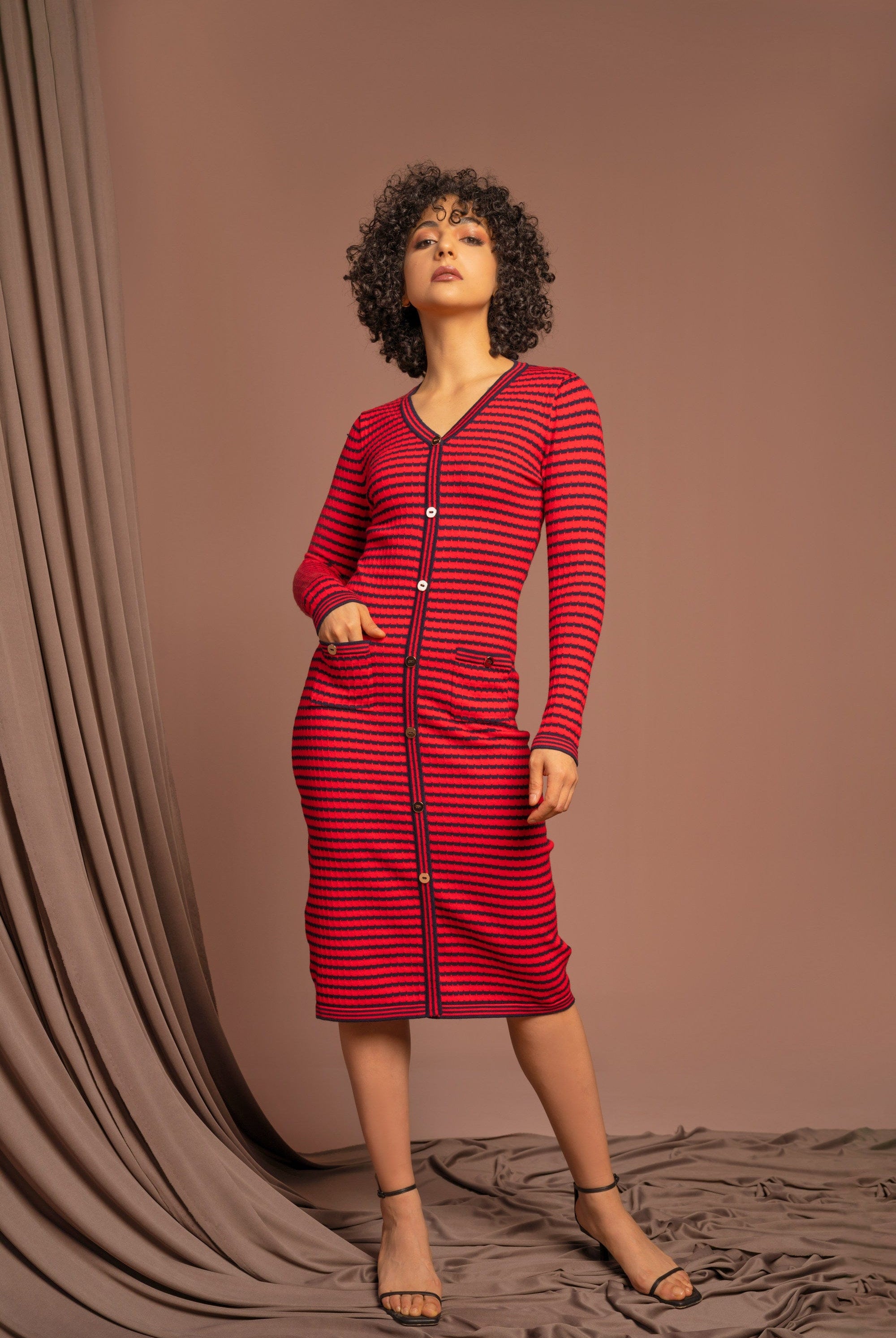 نتشي فستان ميدي مخطط العرض ضيق أزرار أمامية نسائي