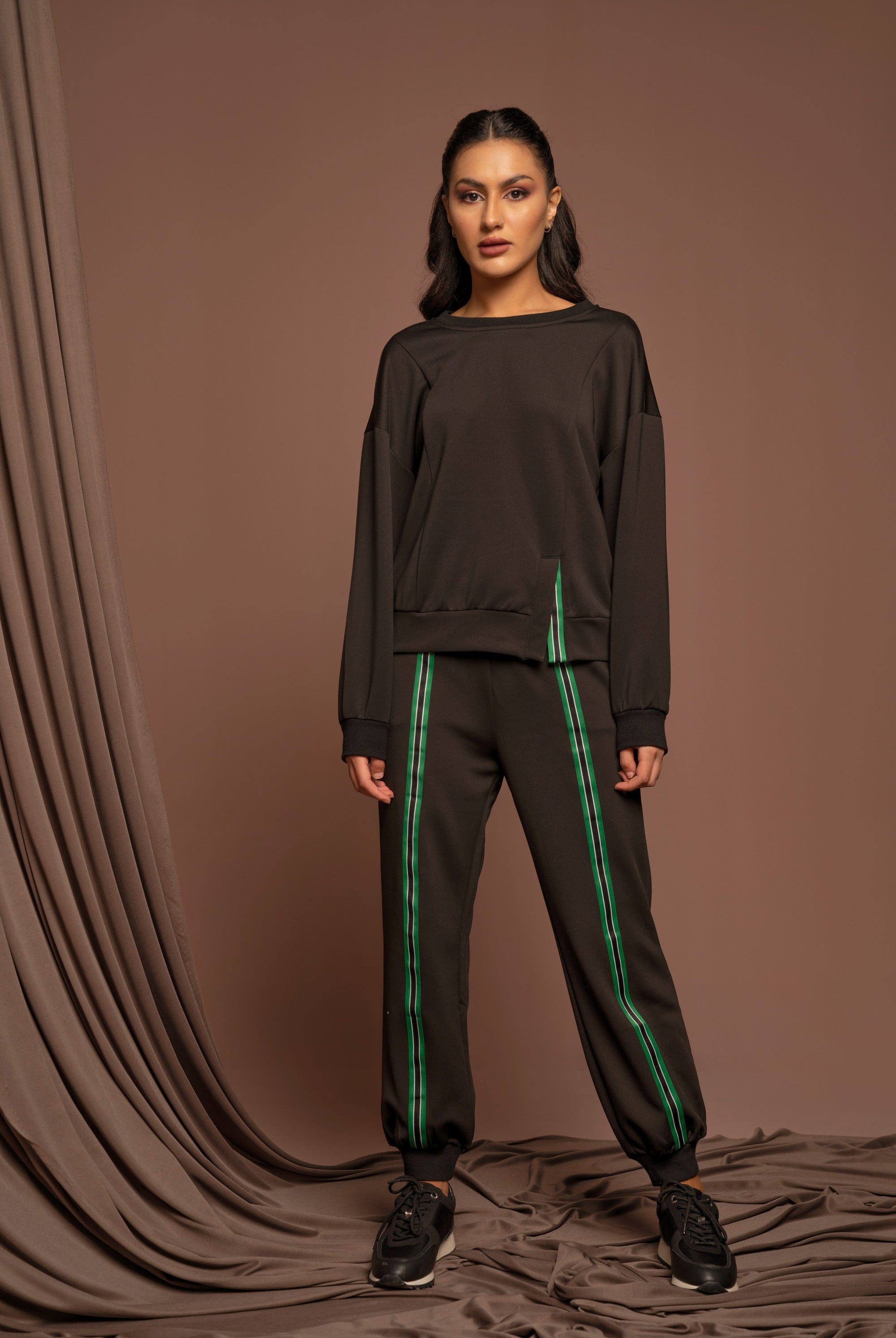 نتشي بلوزة أوفر سايز نسائية مفتوحة من الأمام