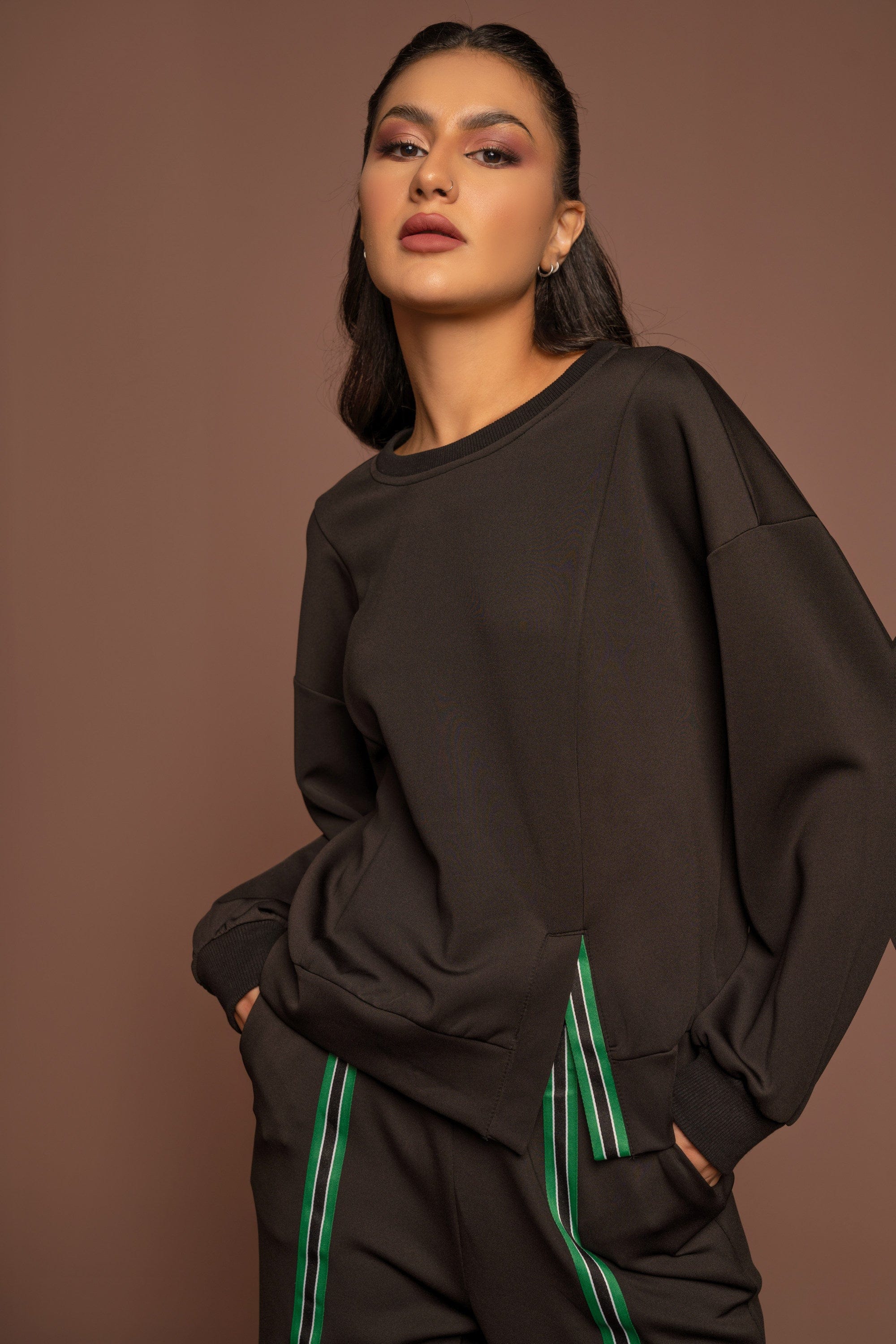 نتشي بلوزة أوفر سايز نسائية مفتوحة من الأمام