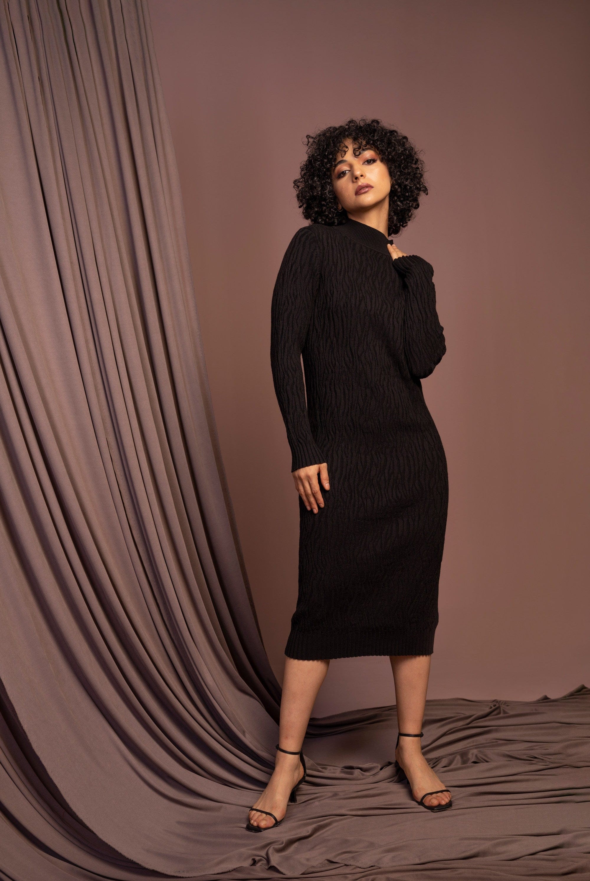 نتشي فستان ضيق نسائي ميدي مكسر